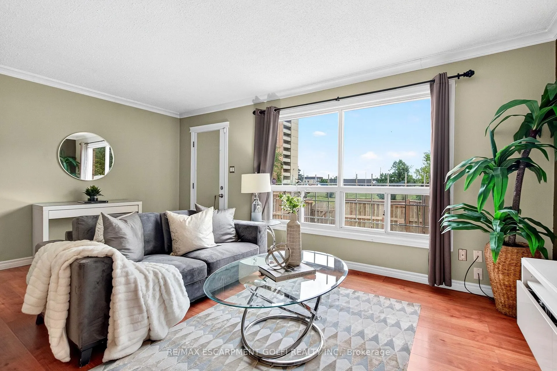 Photo 10 of Unit 95, 75 Berkindale Drive, Hamilton, Riverdale — HOMEH