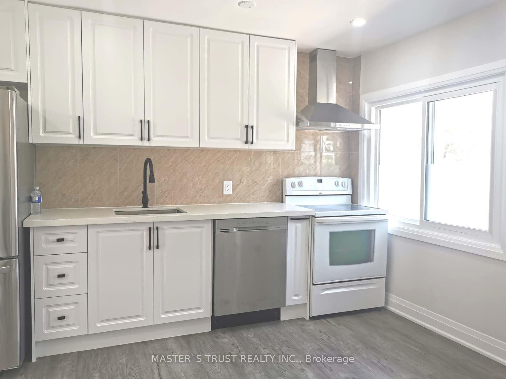 Photo 4 of Unit North, 118 The Queensway N, Georgina, Historic Lakeshore Communities — HOMEH
