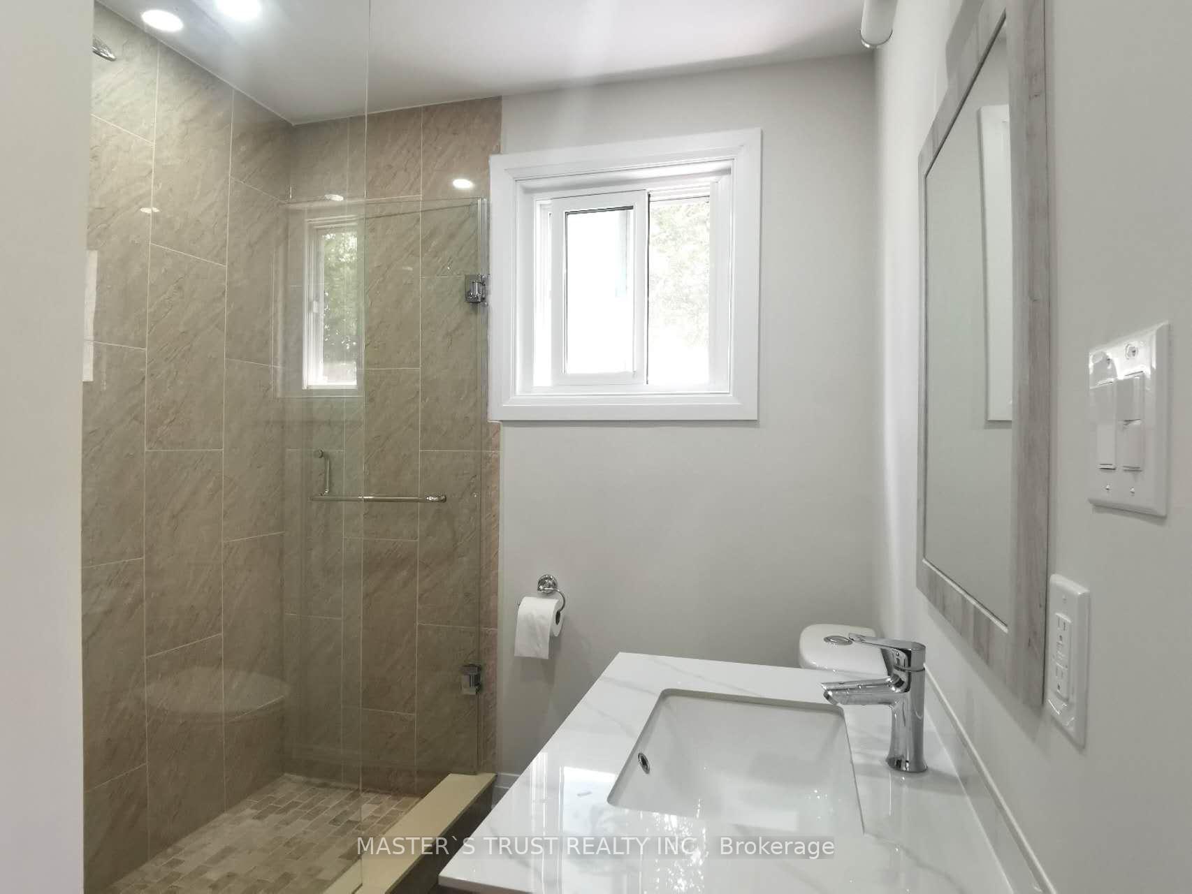 Photo 10 of Unit North, 118 The Queensway N, Georgina, Historic Lakeshore Communities — HOMEH
