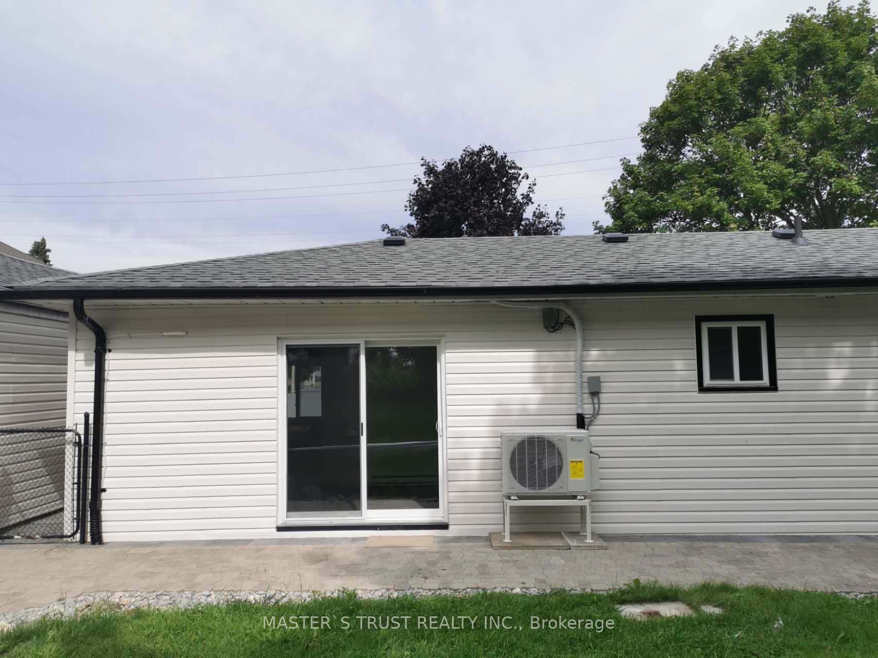 Photo 14 of Unit North, 118 The Queensway N, Georgina, Historic Lakeshore Communities — HOMEH