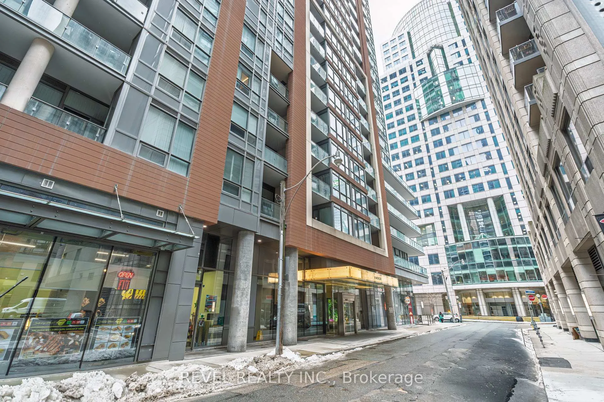 Front of Unit 405, 8 Mercer Street