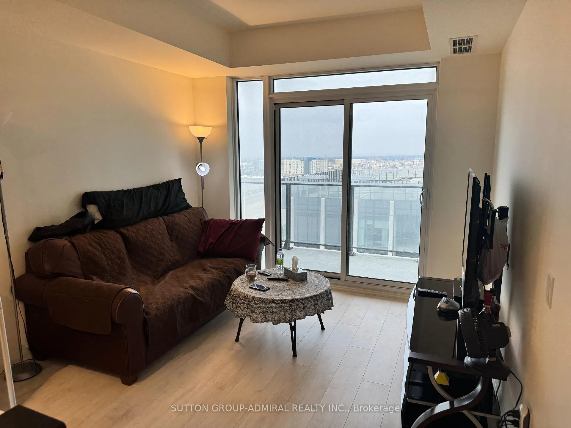 Photo 6 of Unit 810, 8960 Jane Street, Vaughan, Vellore Village — HOMEH