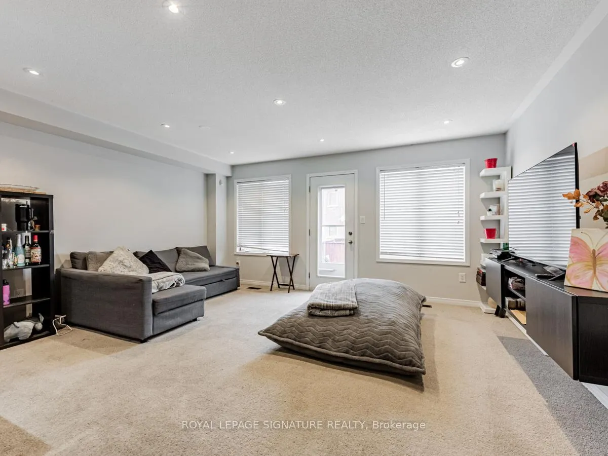 Photo 2 of Unit Upper, 34 Muscadel Road, Vaughan, Vellore Village — HOMEH