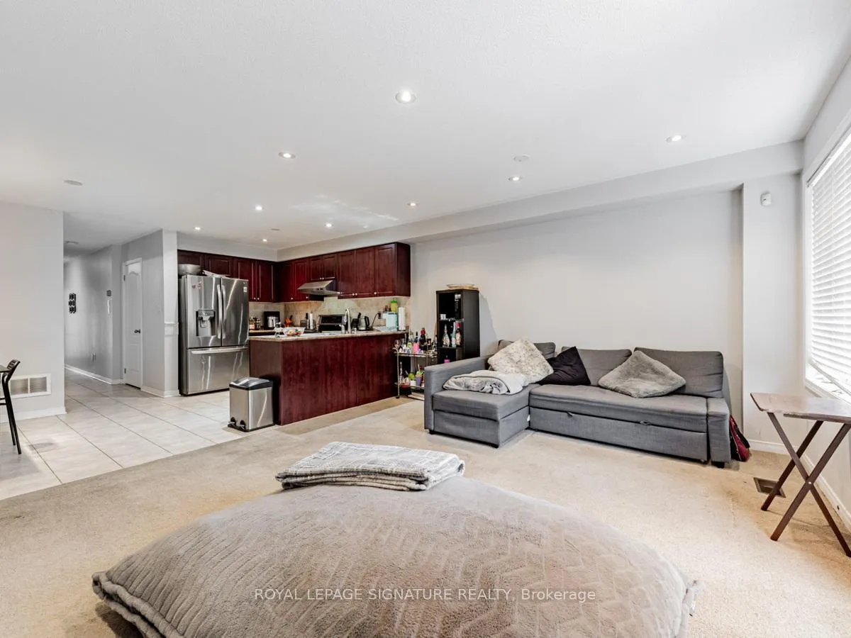 Photo 4 of Unit Upper, 34 Muscadel Road, Vaughan, Vellore Village — HOMEH