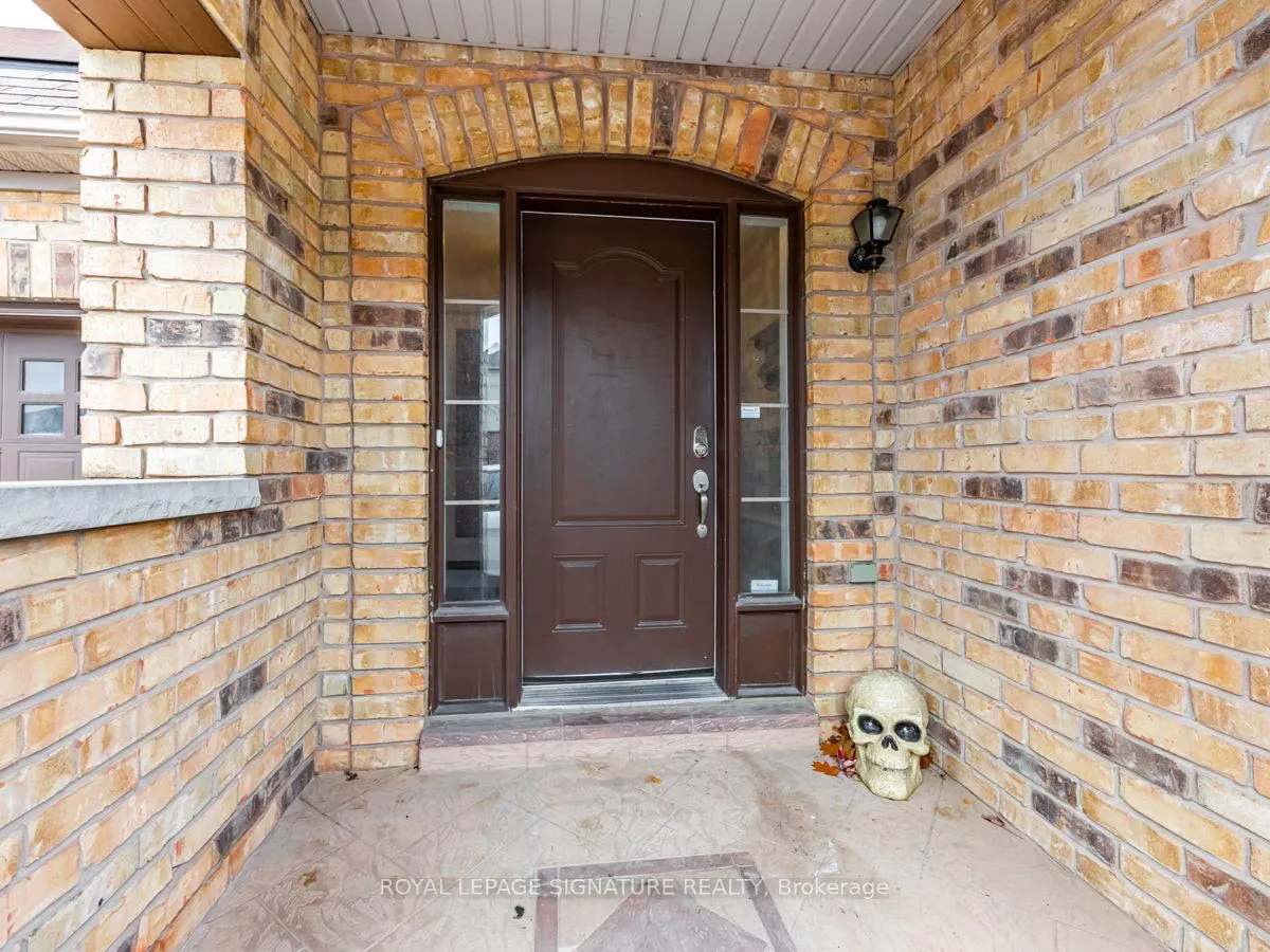 Photo 12 of Unit Upper, 34 Muscadel Road, Vaughan, Vellore Village — HOMEH