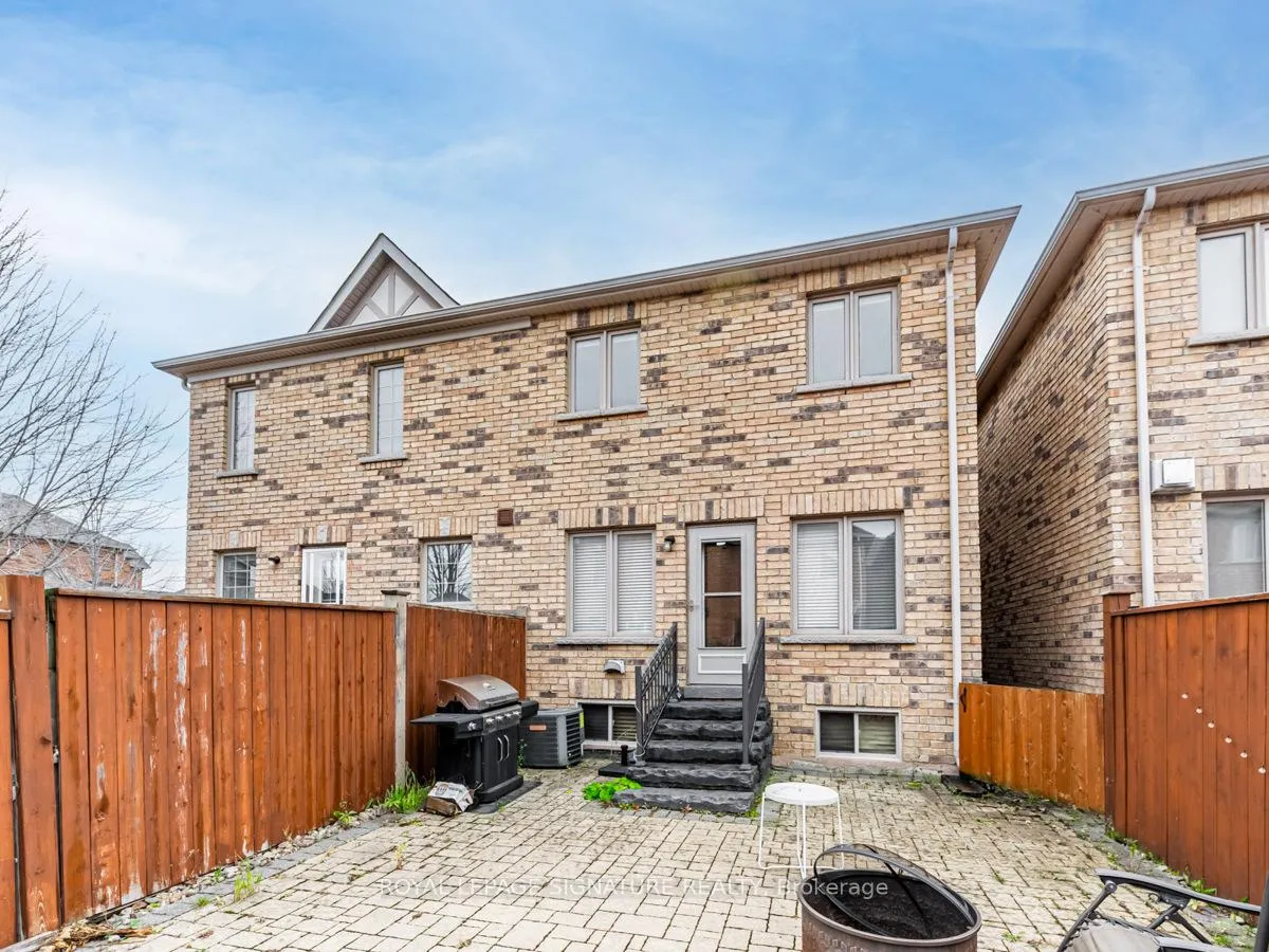 Photo 21 of Unit Upper, 34 Muscadel Road, Vaughan, Vellore Village — HOMEH