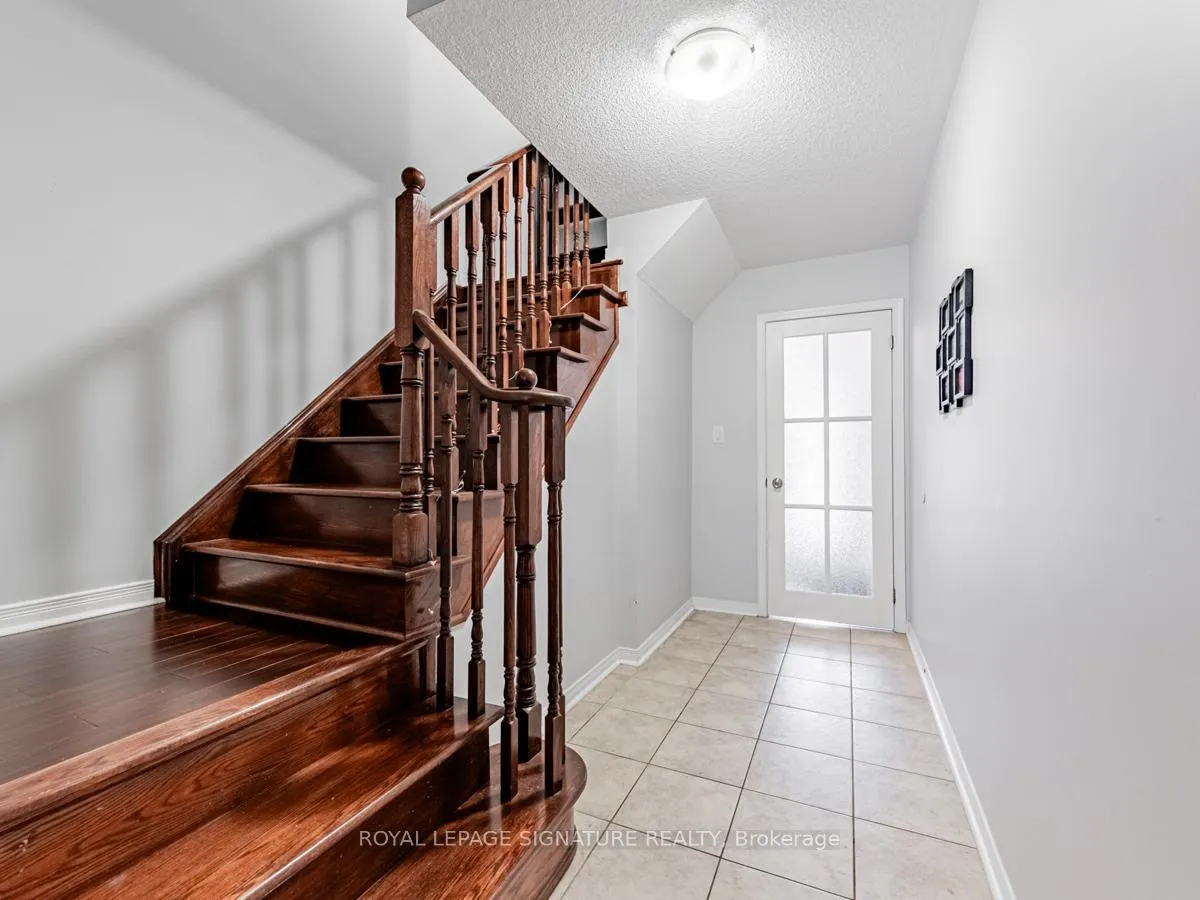 Photo 23 of Unit Upper, 34 Muscadel Road, Vaughan, Vellore Village — HOMEH