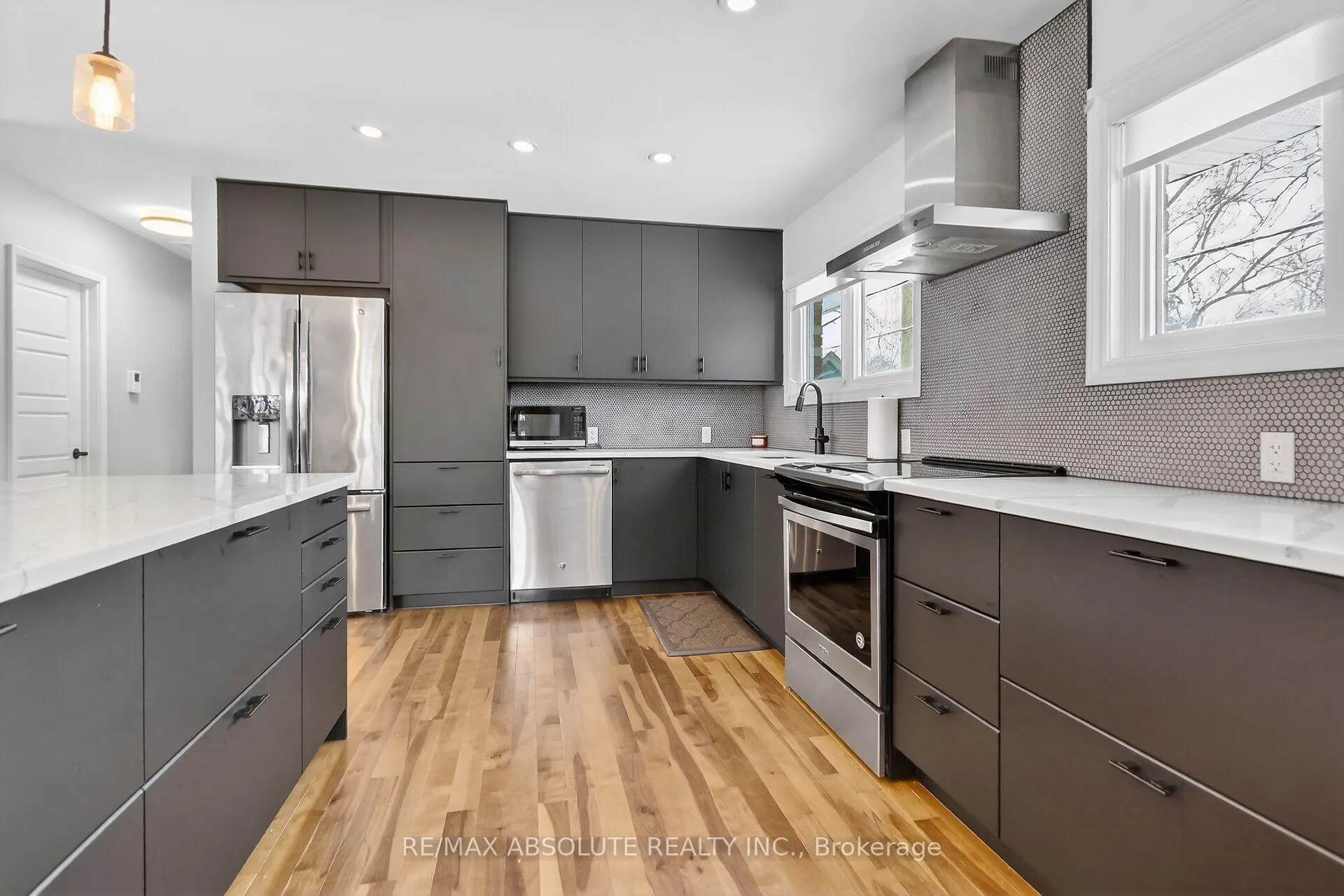 Photo 5 of 57 Quinpool Crescent, Ottawa, Arbeatha Park — HOMEH