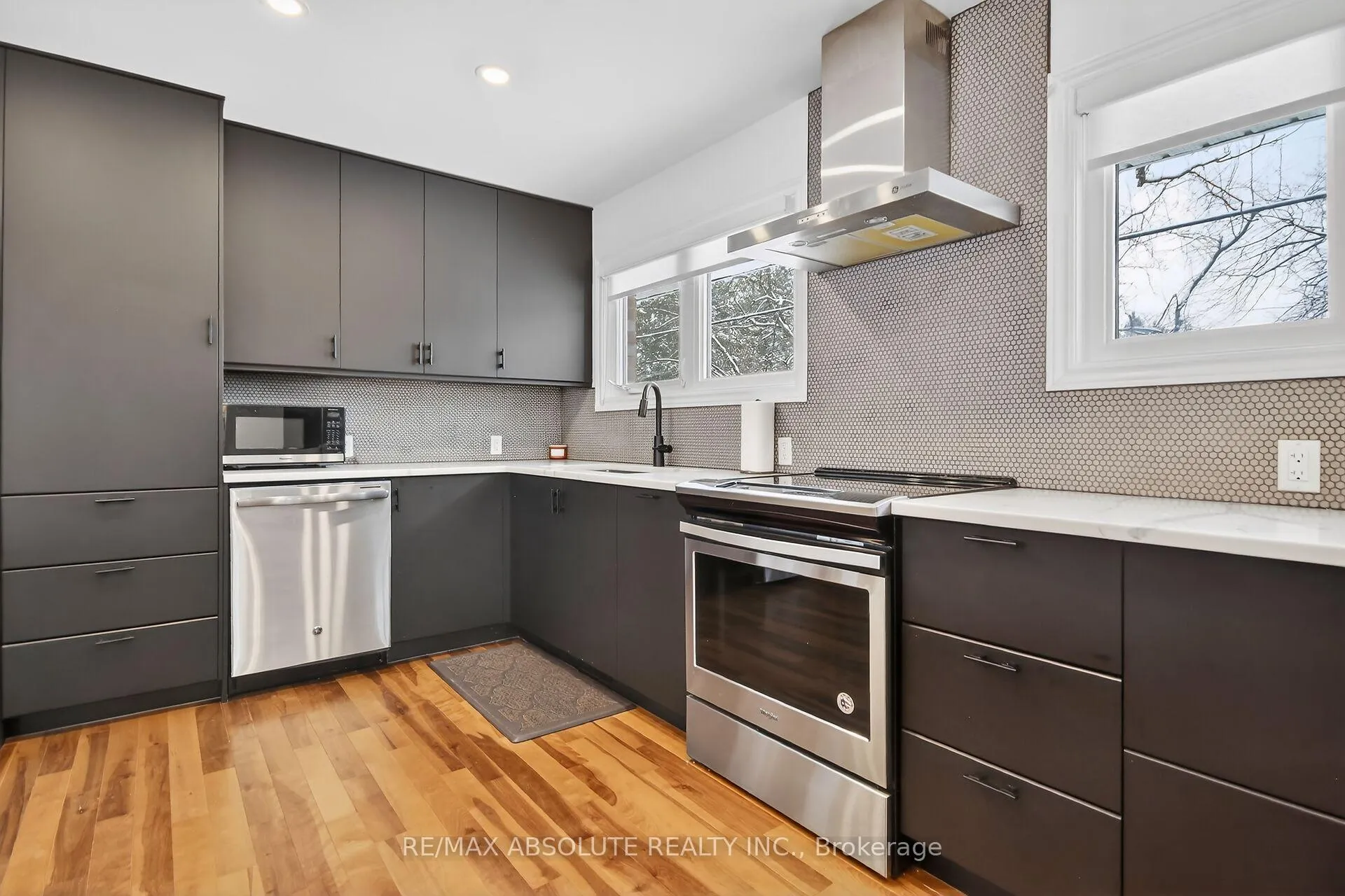 Photo 8 of 57 Quinpool Crescent, Ottawa, Arbeatha Park — HOMEH