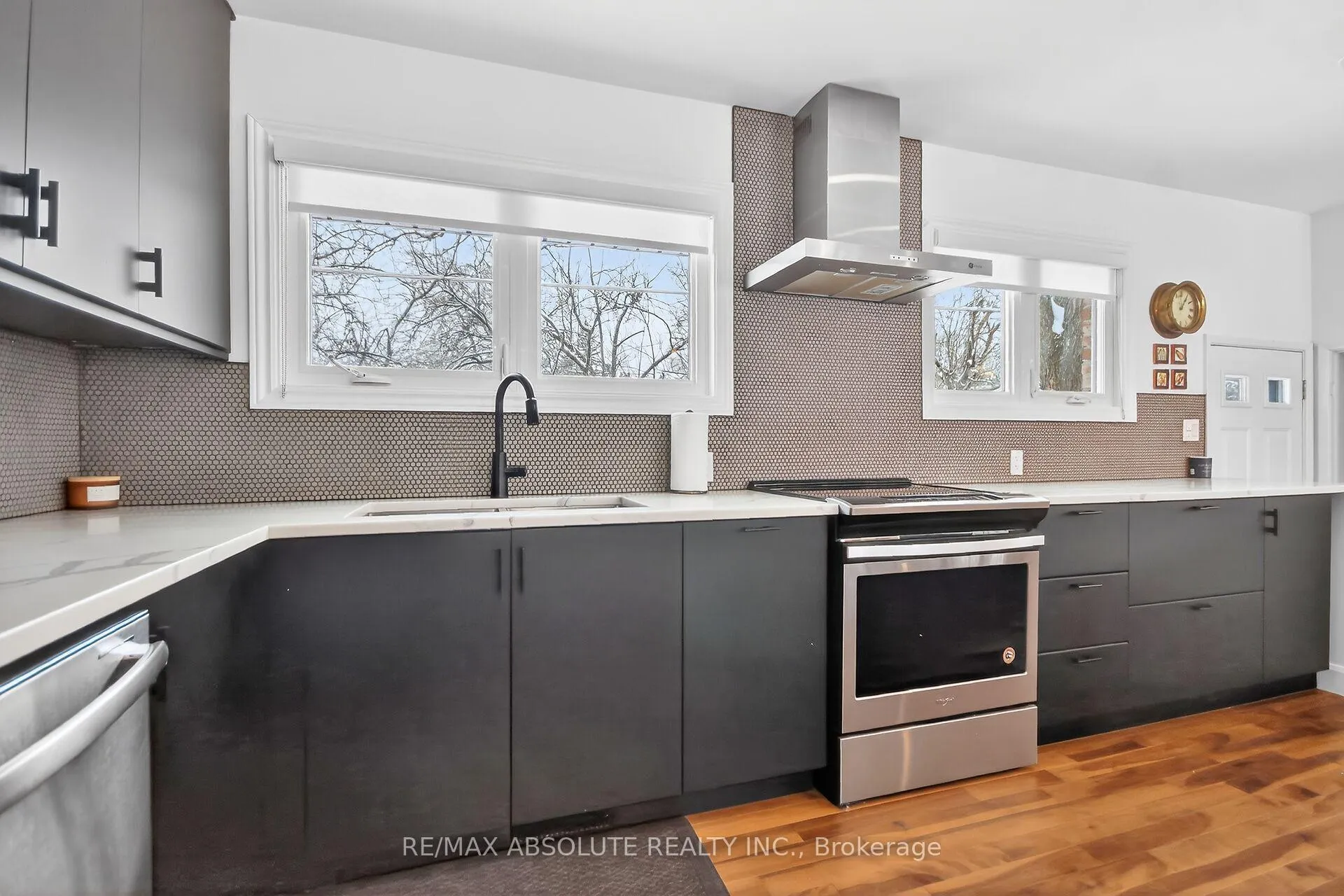 Photo 9 of 57 Quinpool Crescent, Ottawa, Arbeatha Park — HOMEH