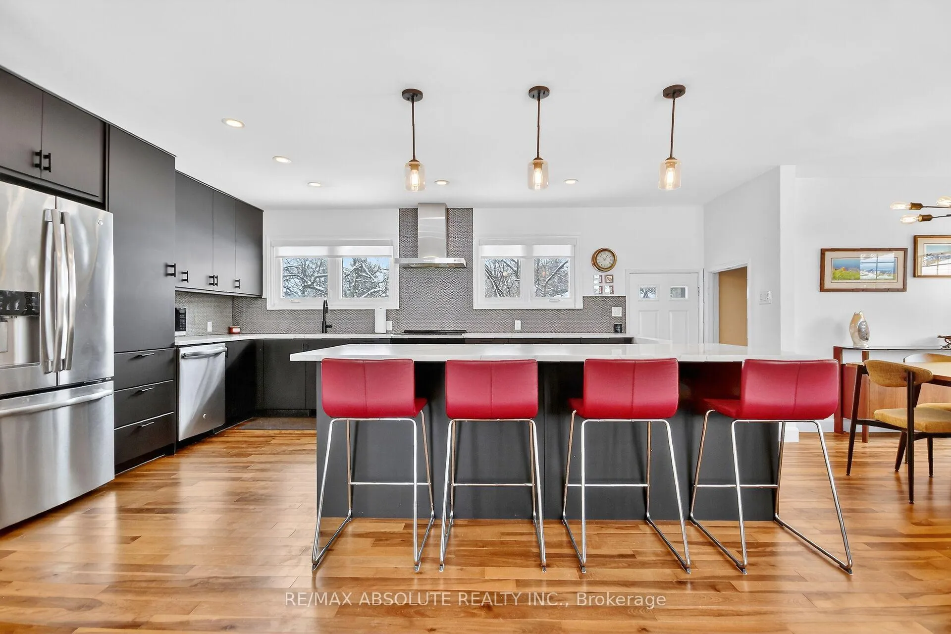 Photo 10 of 57 Quinpool Crescent, Ottawa, Arbeatha Park — HOMEH