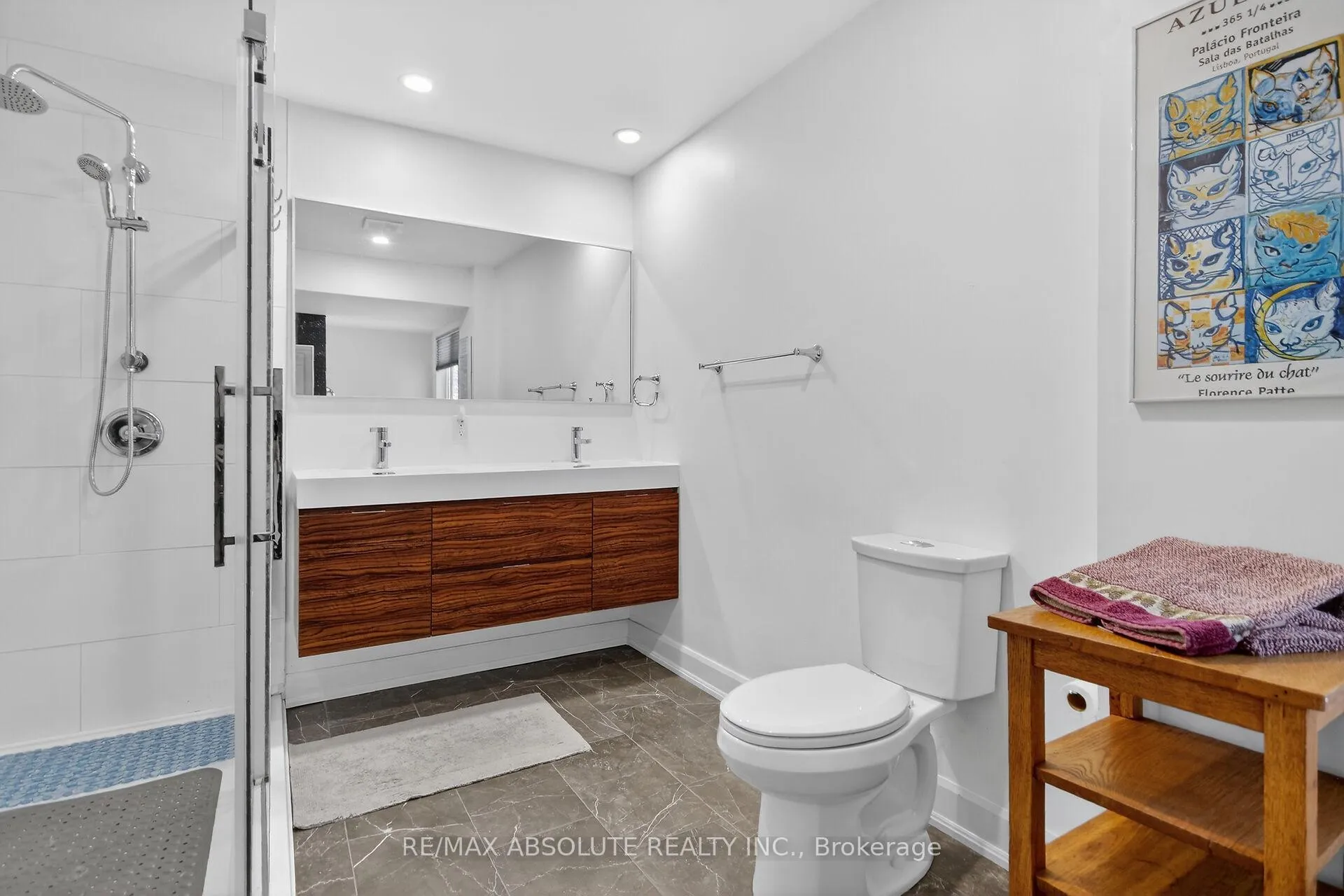 Photo 28 of 57 Quinpool Crescent, Ottawa, Arbeatha Park — HOMEH