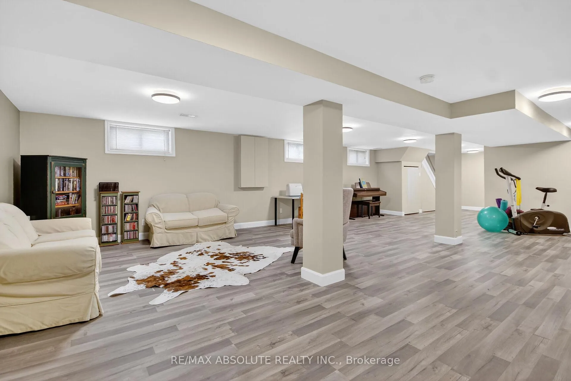 Photo 34 of 57 Quinpool Crescent, Ottawa, Arbeatha Park — HOMEH