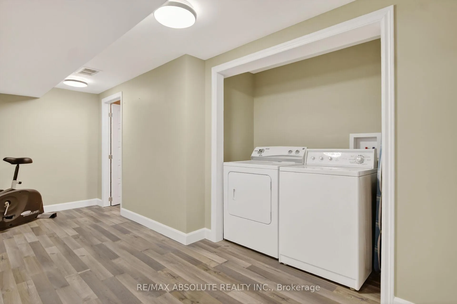 Photo 35 of 57 Quinpool Crescent, Ottawa, Arbeatha Park — HOMEH