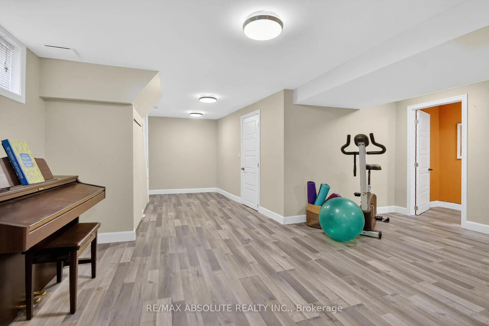 Photo 36 of 57 Quinpool Crescent, Ottawa, Arbeatha Park — HOMEH