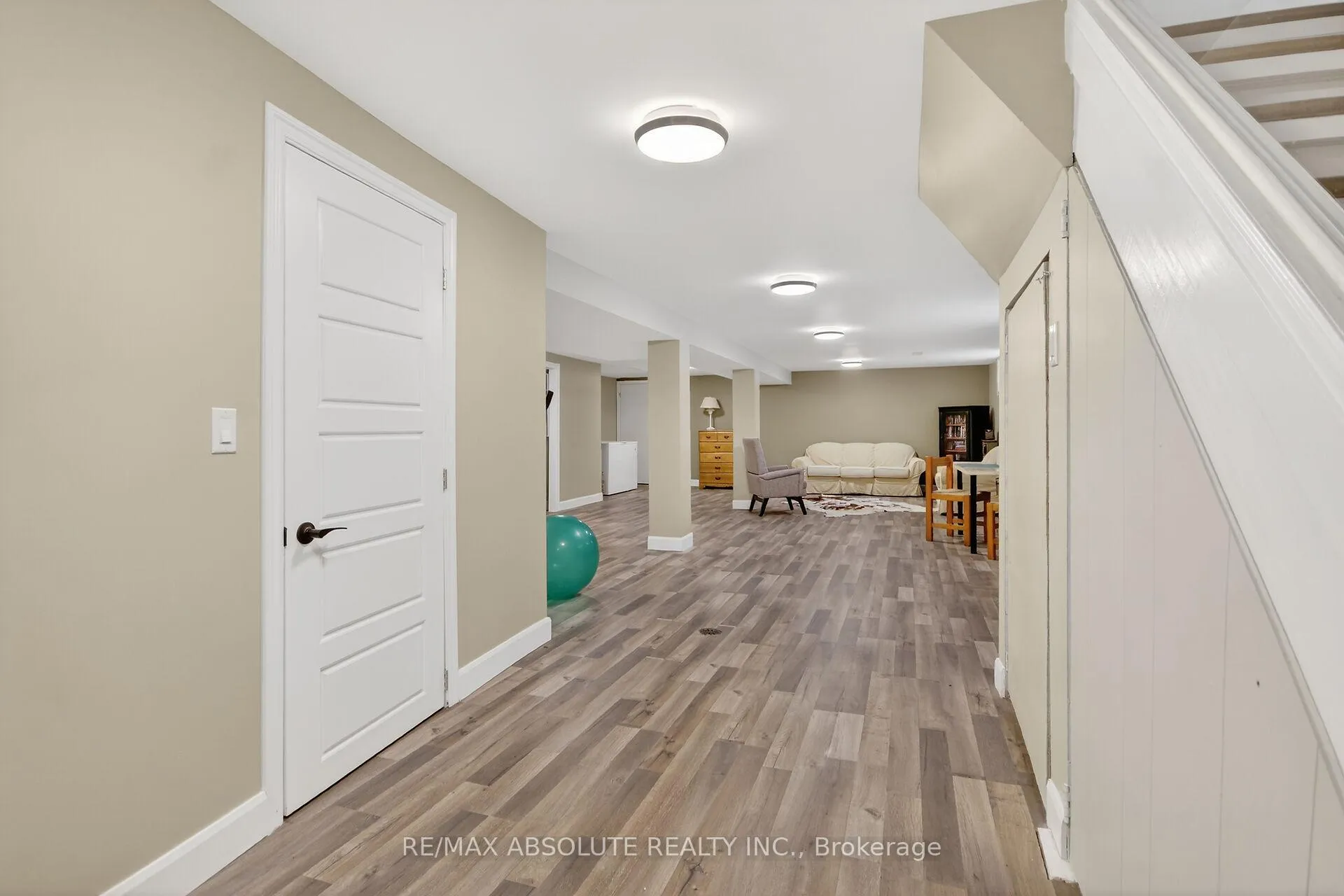 Photo 38 of 57 Quinpool Crescent, Ottawa, Arbeatha Park — HOMEH