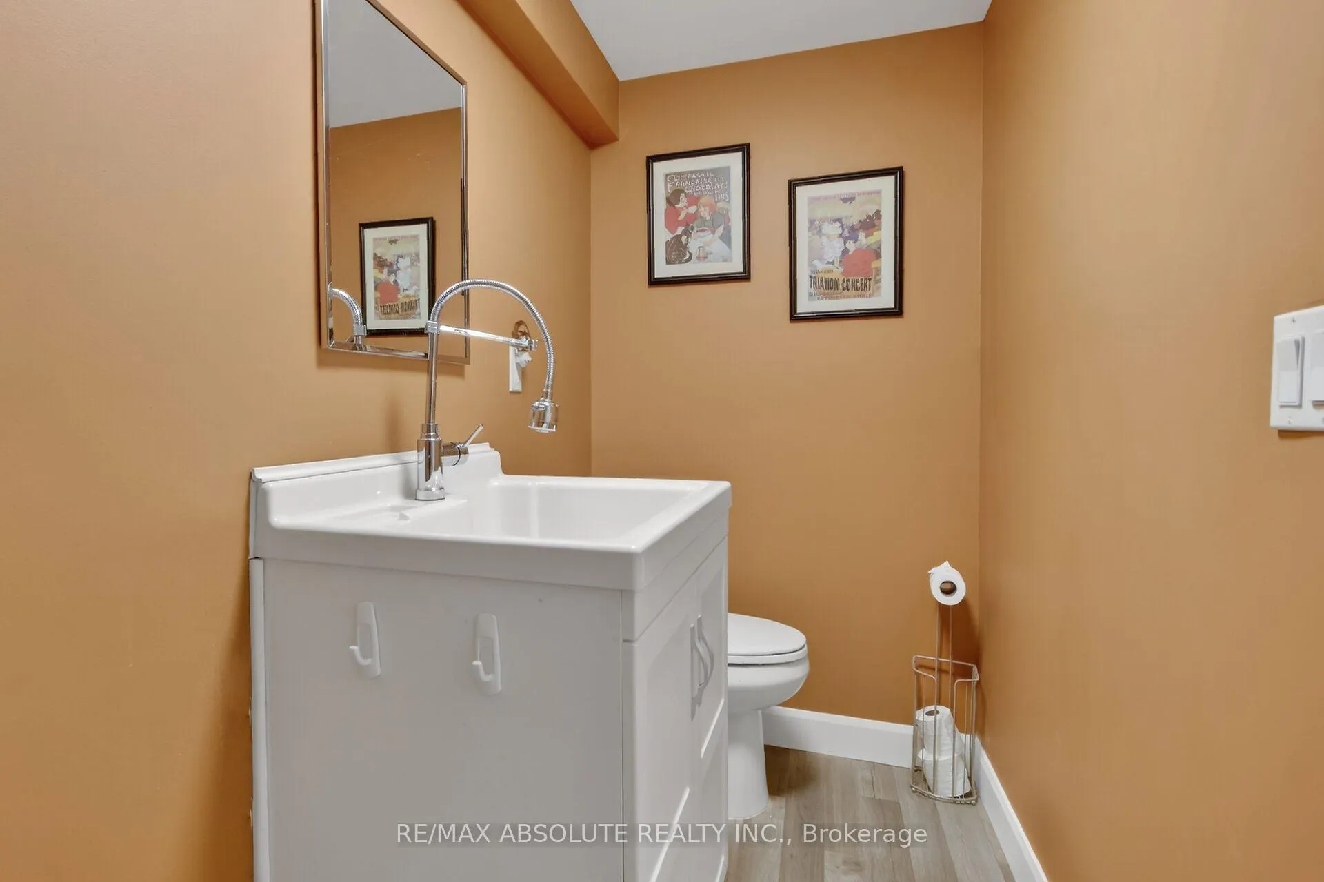 Photo 41 of 57 Quinpool Crescent, Ottawa, Arbeatha Park — HOMEH