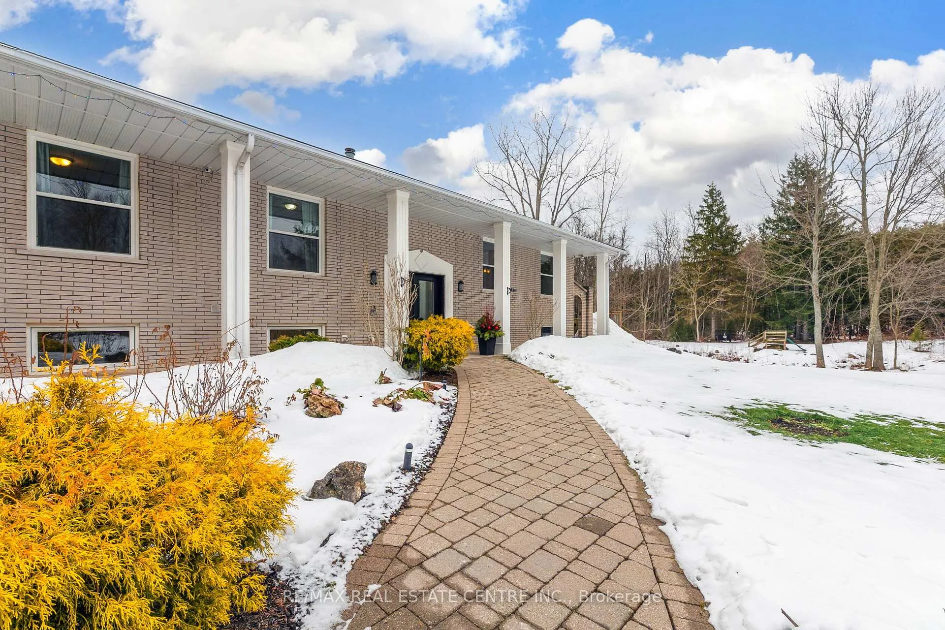 Photo 7 of 10457 Darkwood Road, Milton, Rural Milton West — HOMEH