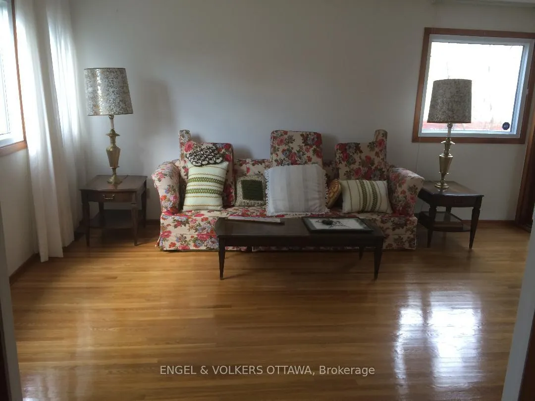 Photo 7 of 890 Greenbriar Avenue, Ottawa, Carleton Heights — HOMEH