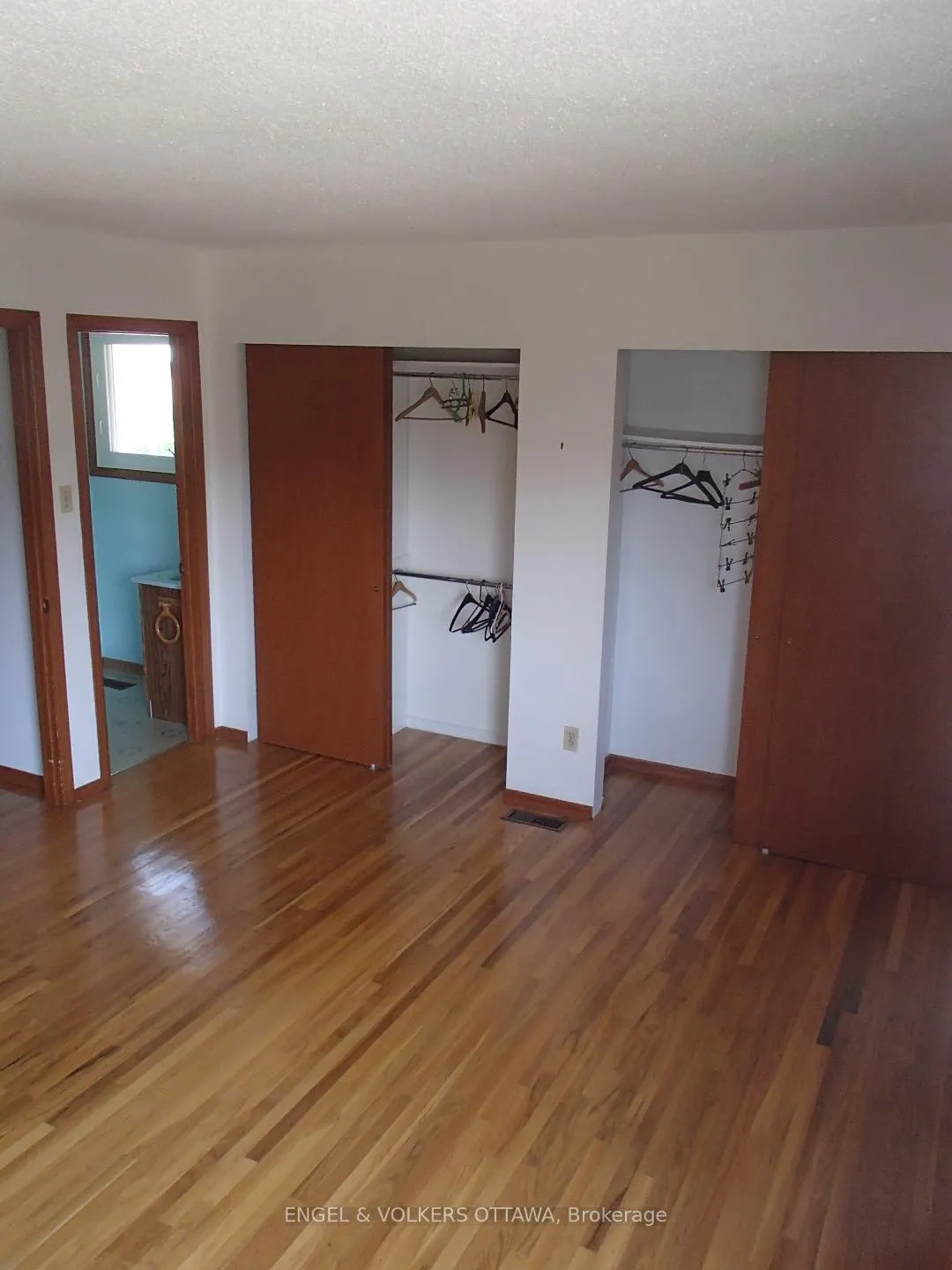 Photo 8 of 890 Greenbriar Avenue, Ottawa, Carleton Heights — HOMEH