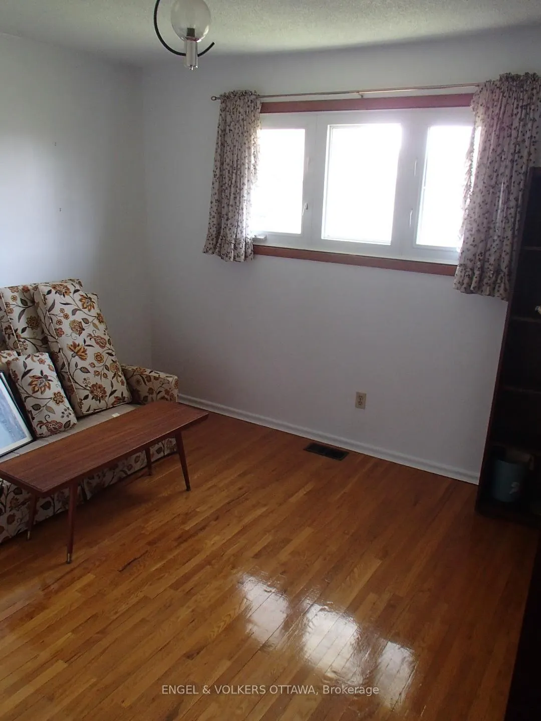 Photo 10 of 890 Greenbriar Avenue, Ottawa, Carleton Heights — HOMEH