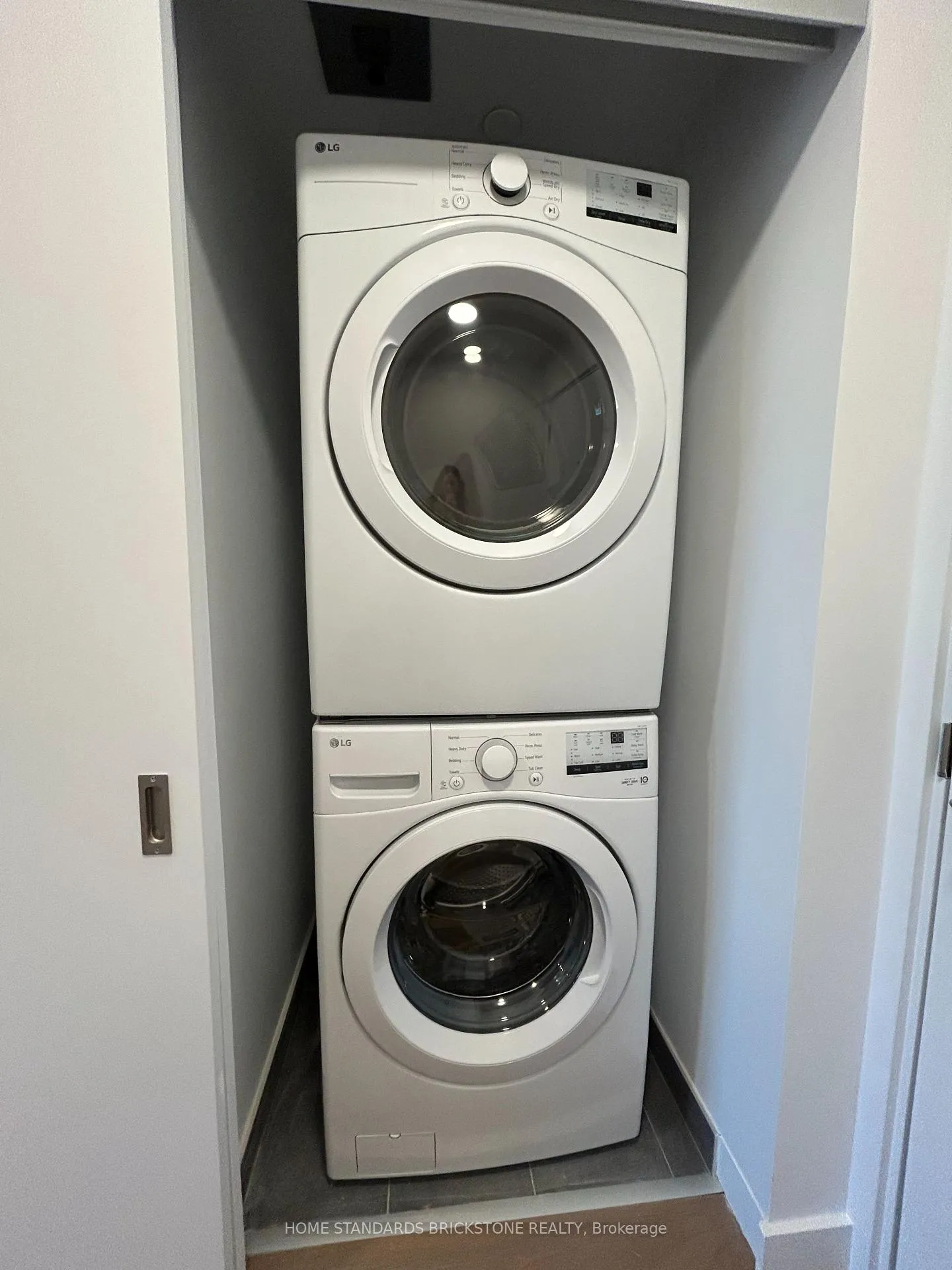 Photo 7 of Unit 405, 1720 Bayview Avenue, Toronto, Mount Pleasant East — HOMEH