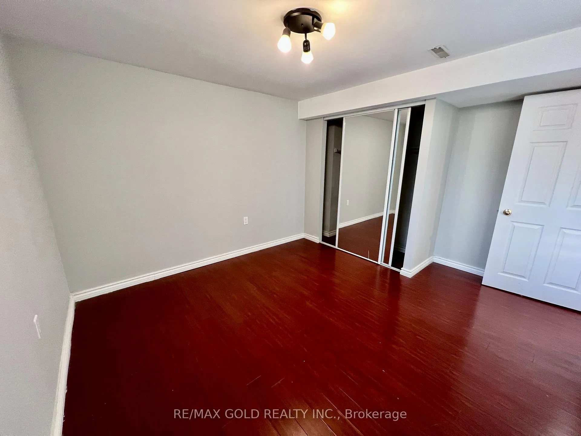 Photo 9 of Unit Lower, 12 Fairfax Court, Vaughan, Beverley Glen — HOMEH
