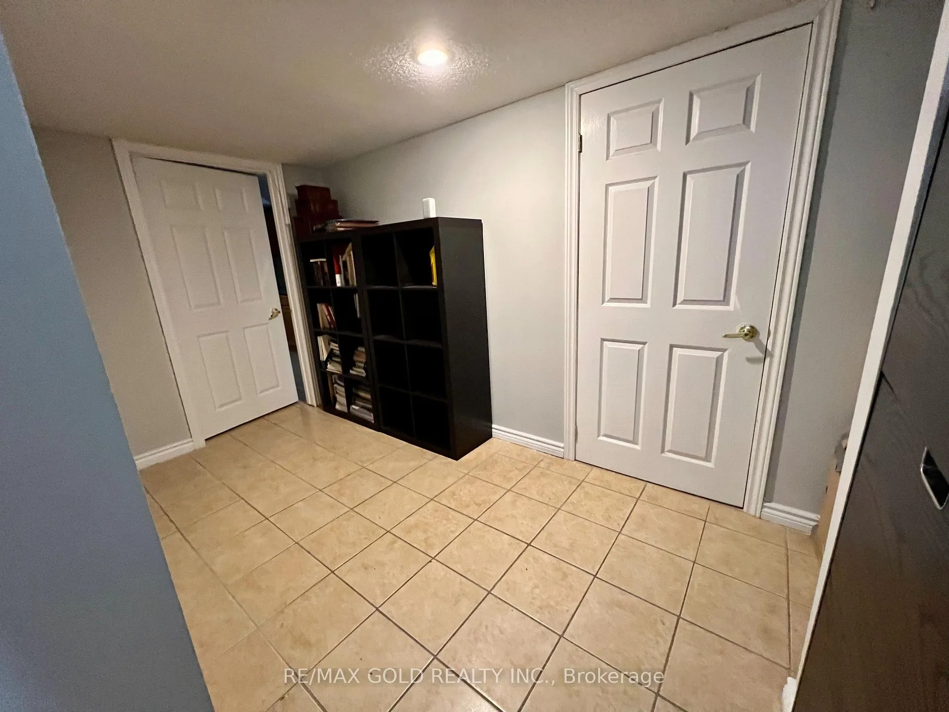Photo 13 of Unit Lower, 12 Fairfax Court, Vaughan, Beverley Glen — HOMEH