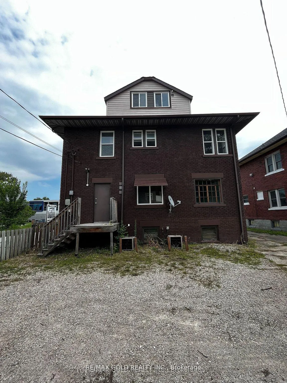Photo 3 of 1575 Ouellette Avenue N, Windsor — HOMEH