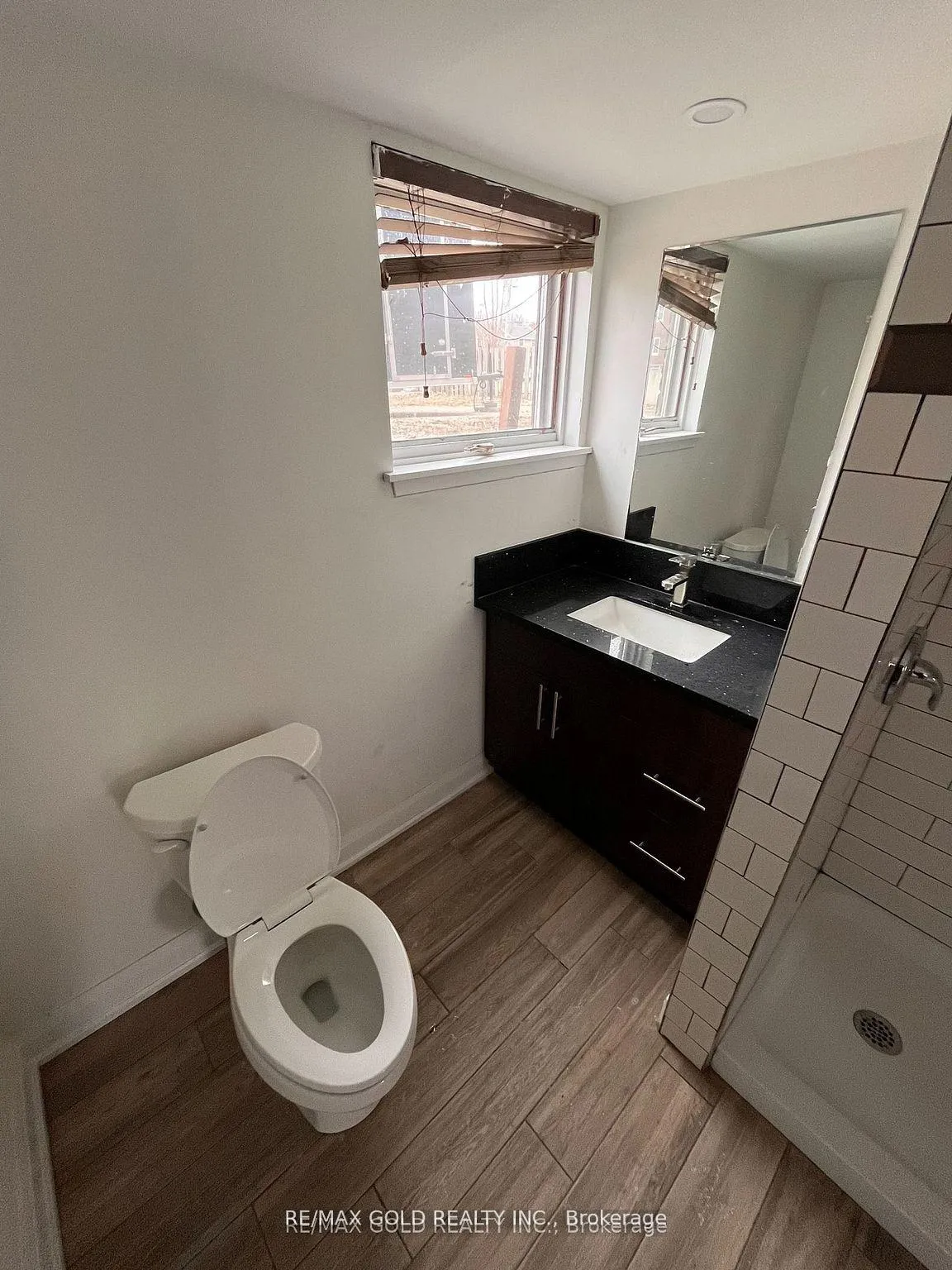 Photo 5 of 1575 Ouellette Avenue N, Windsor — HOMEH