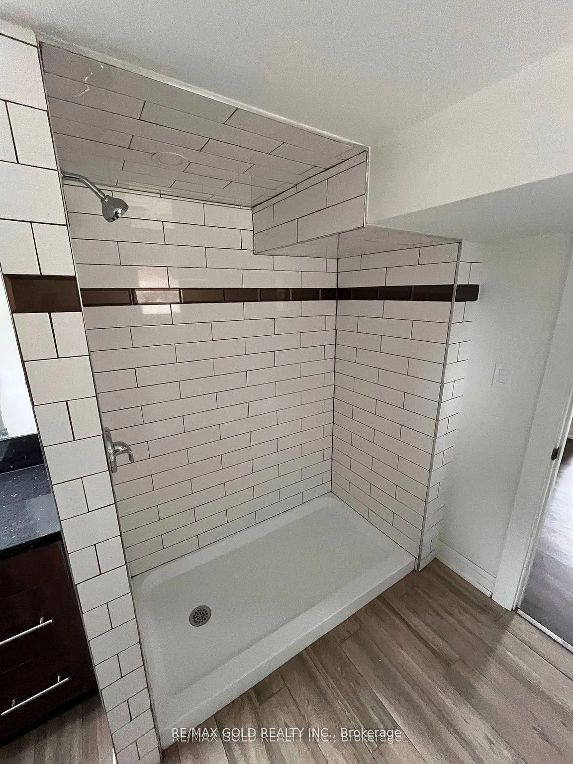 Photo 6 of 1575 Ouellette Avenue N, Windsor — HOMEH