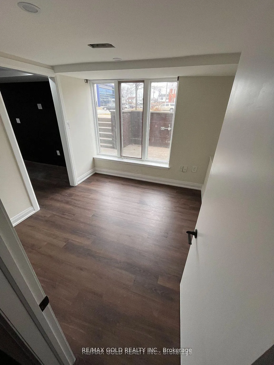 Photo 8 of 1575 Ouellette Avenue N, Windsor — HOMEH