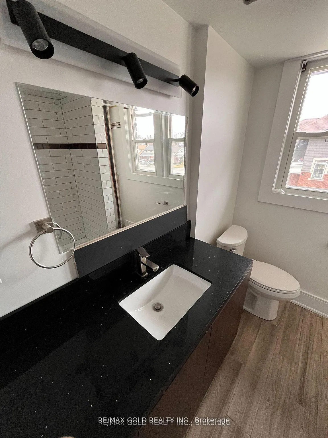 Photo 18 of 1575 Ouellette Avenue N, Windsor — HOMEH