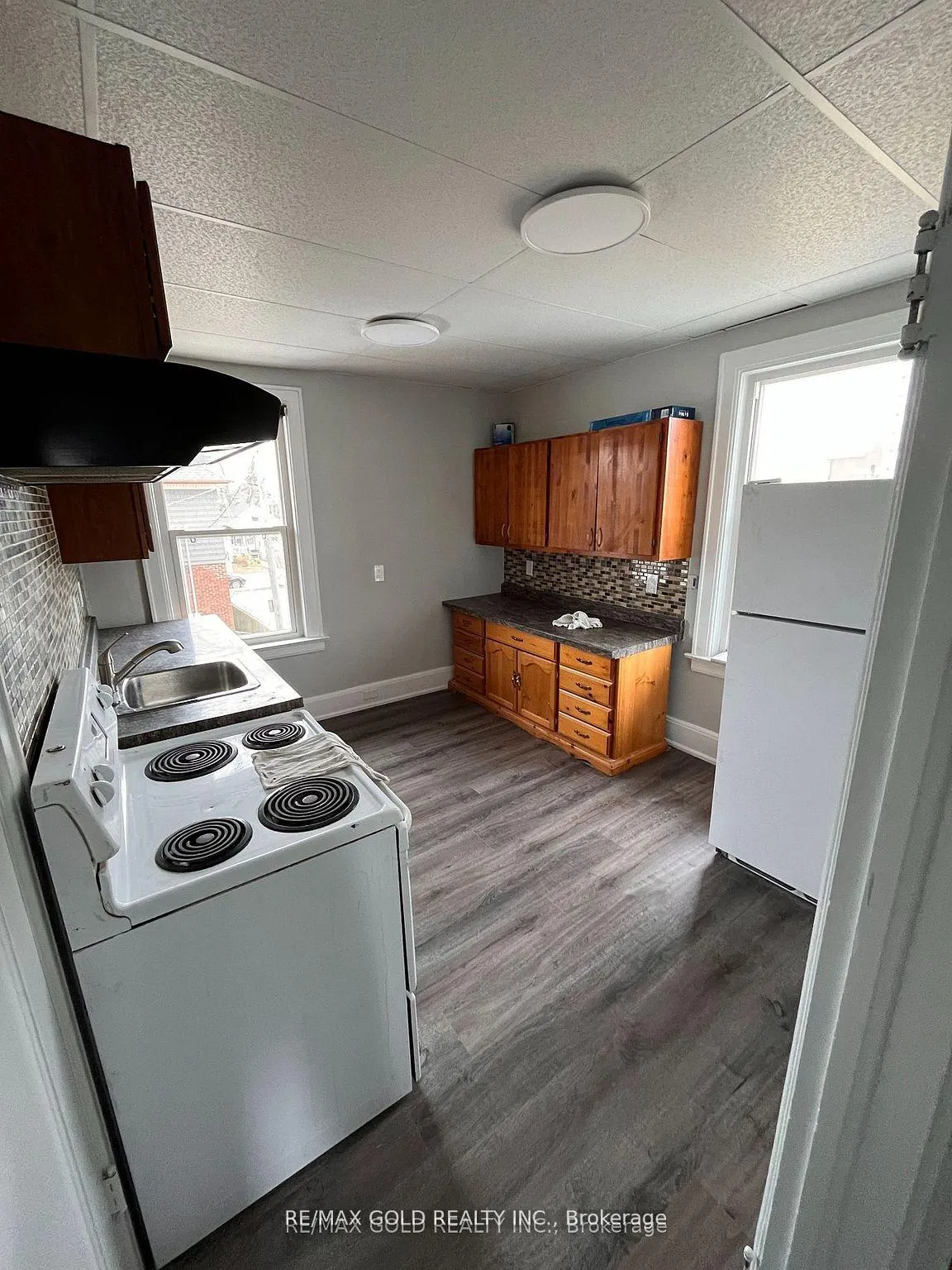 Photo 20 of 1575 Ouellette Avenue N, Windsor — HOMEH