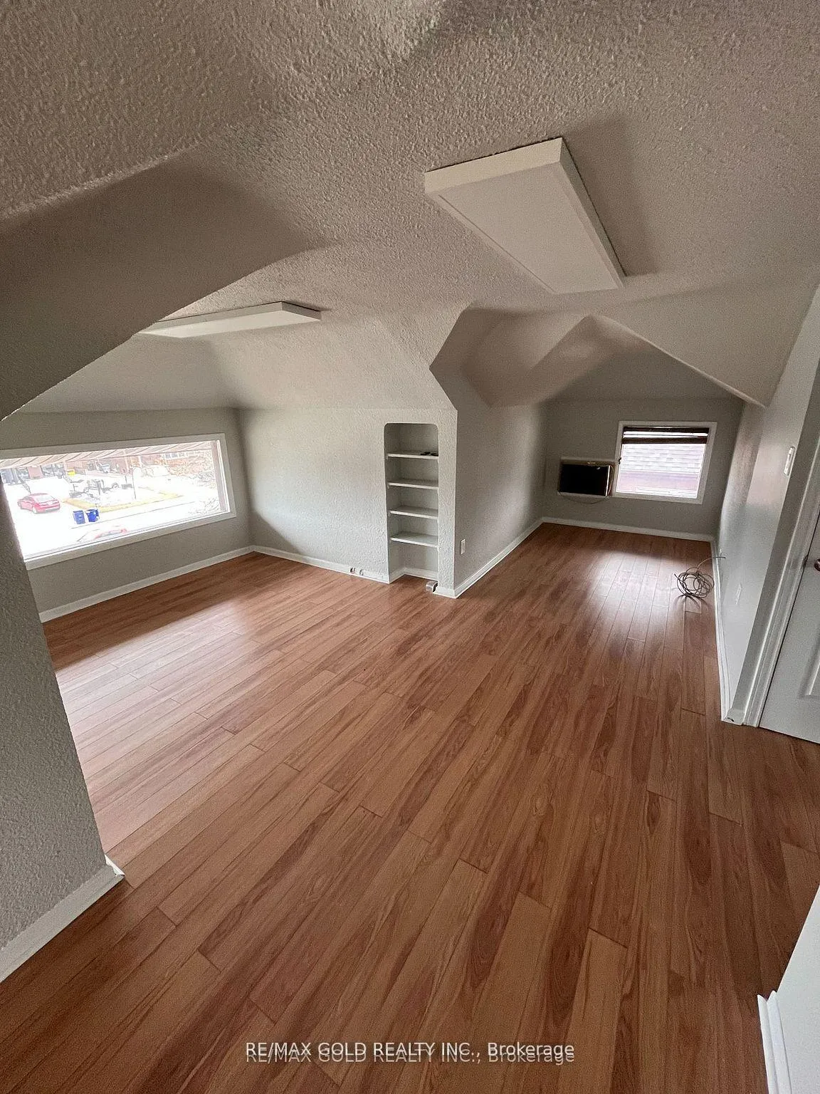 Photo 21 of 1575 Ouellette Avenue N, Windsor — HOMEH