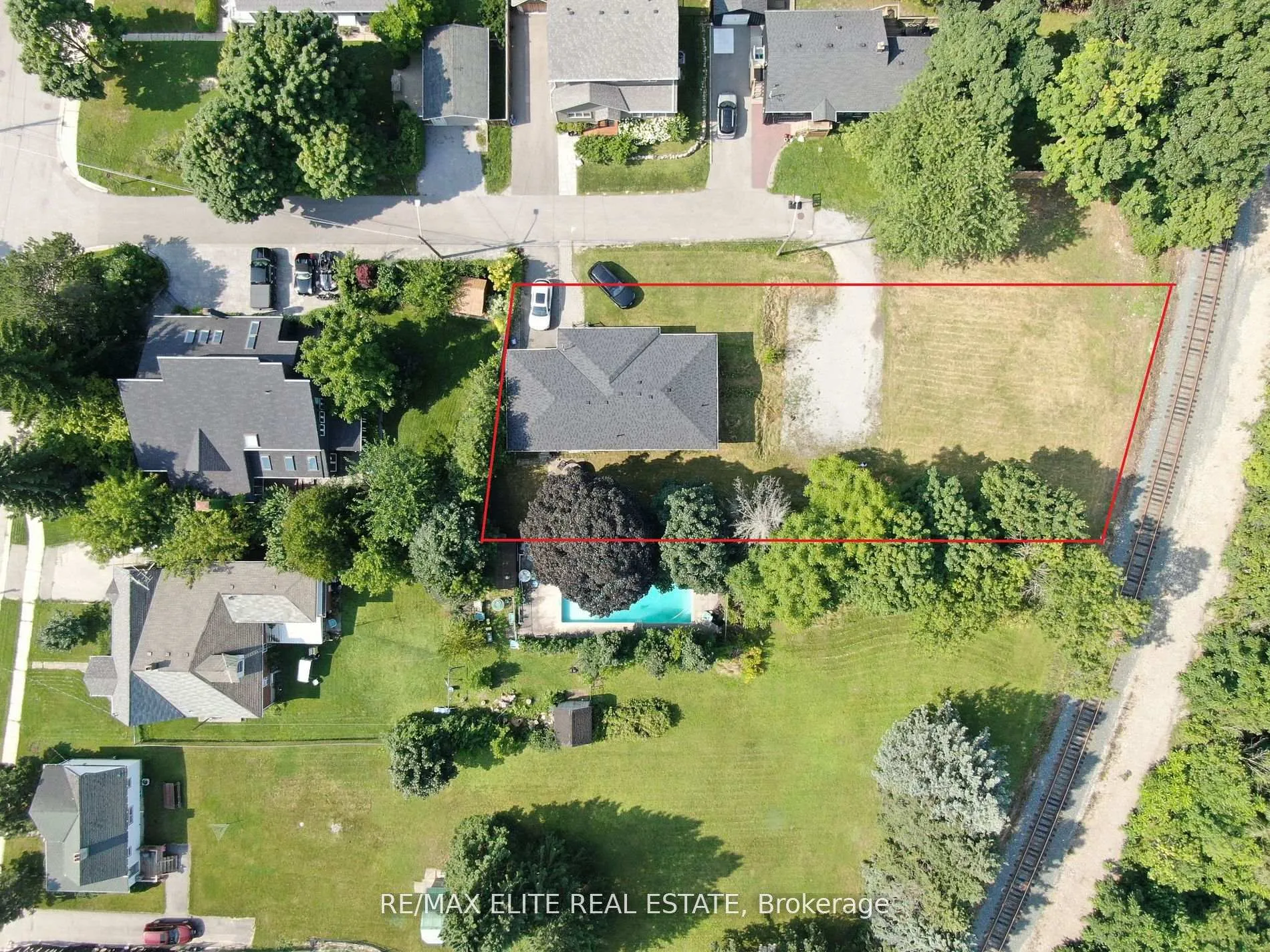 Photo 2 of 11 Gleason Avenue, Markham, Markham Village — HOMEH