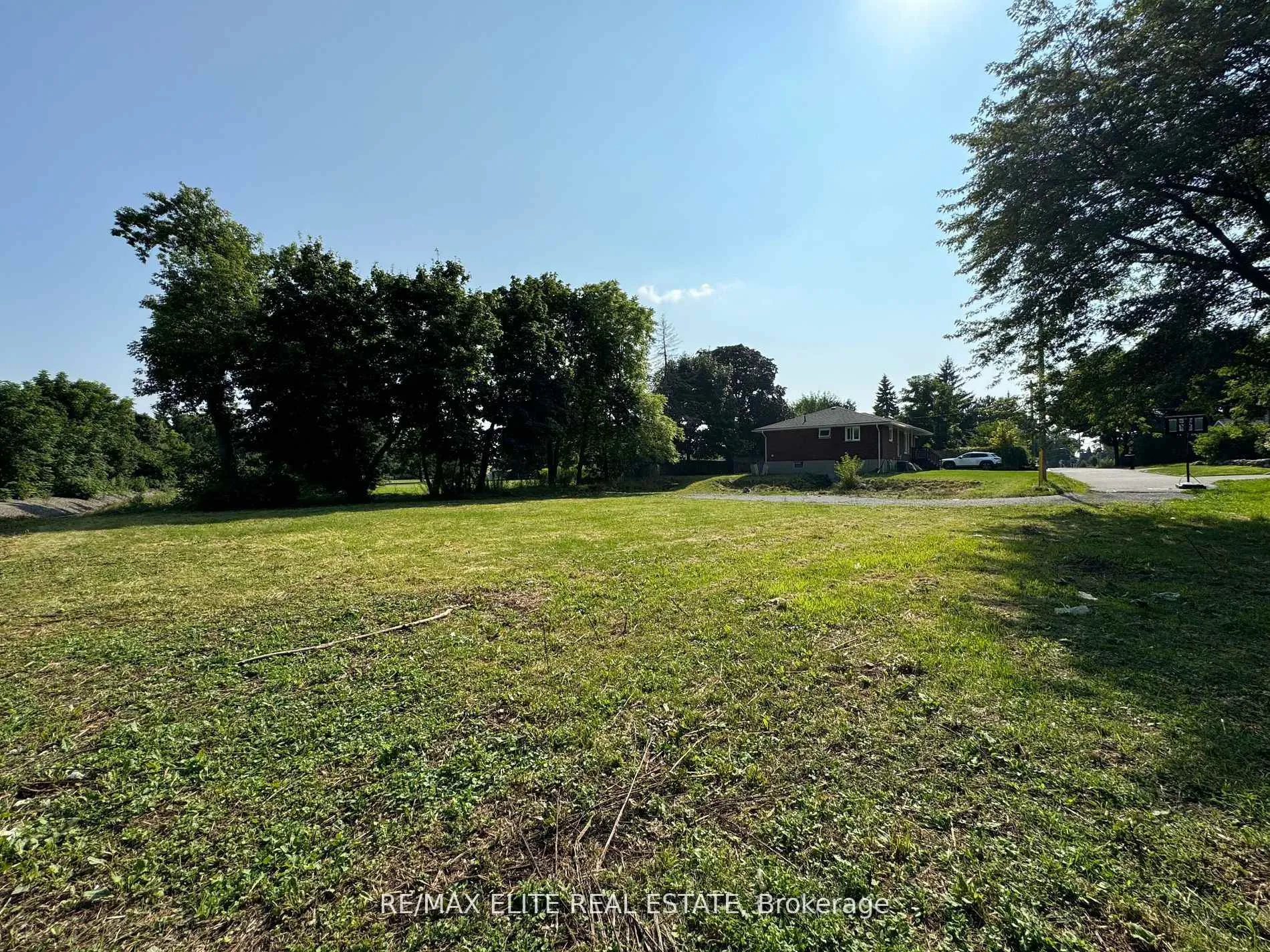 Photo 4 of 11 Gleason Avenue, Markham, Markham Village — HOMEH