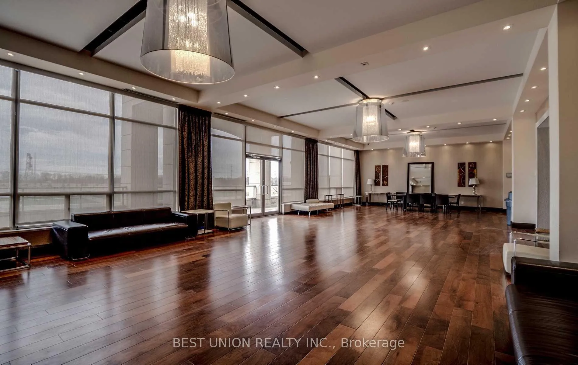 Photo 3 of Unit 719, 39 Galleria Parkway, Markham, Commerce Valley — HOMEH