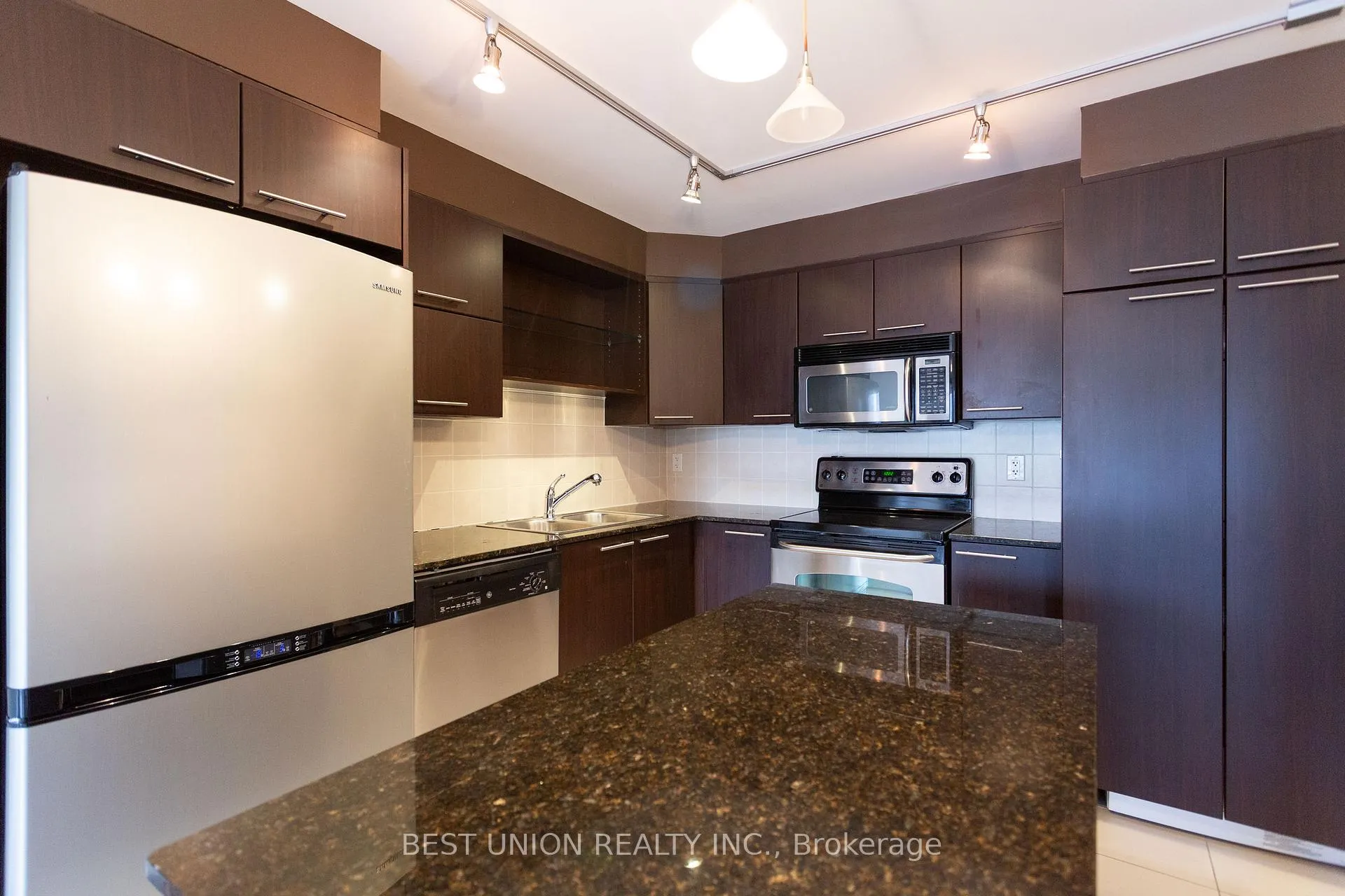 Photo 7 of Unit 719, 39 Galleria Parkway, Markham, Commerce Valley — HOMEH
