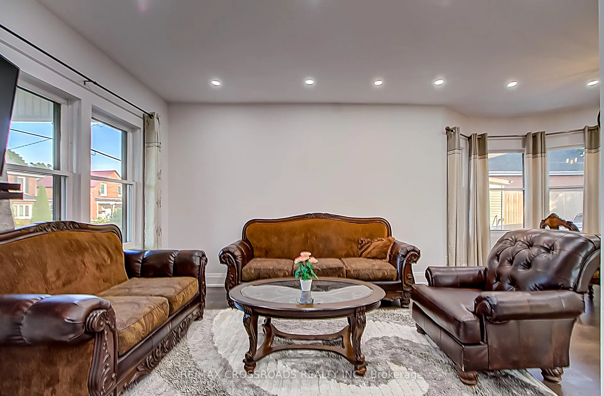 Photo 4 of 144 Albert Street, Oshawa, Central — HOMEH