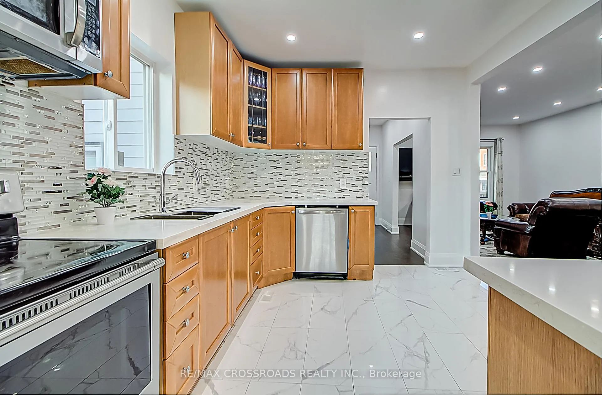 Photo 14 of 144 Albert Street, Oshawa, Central — HOMEH