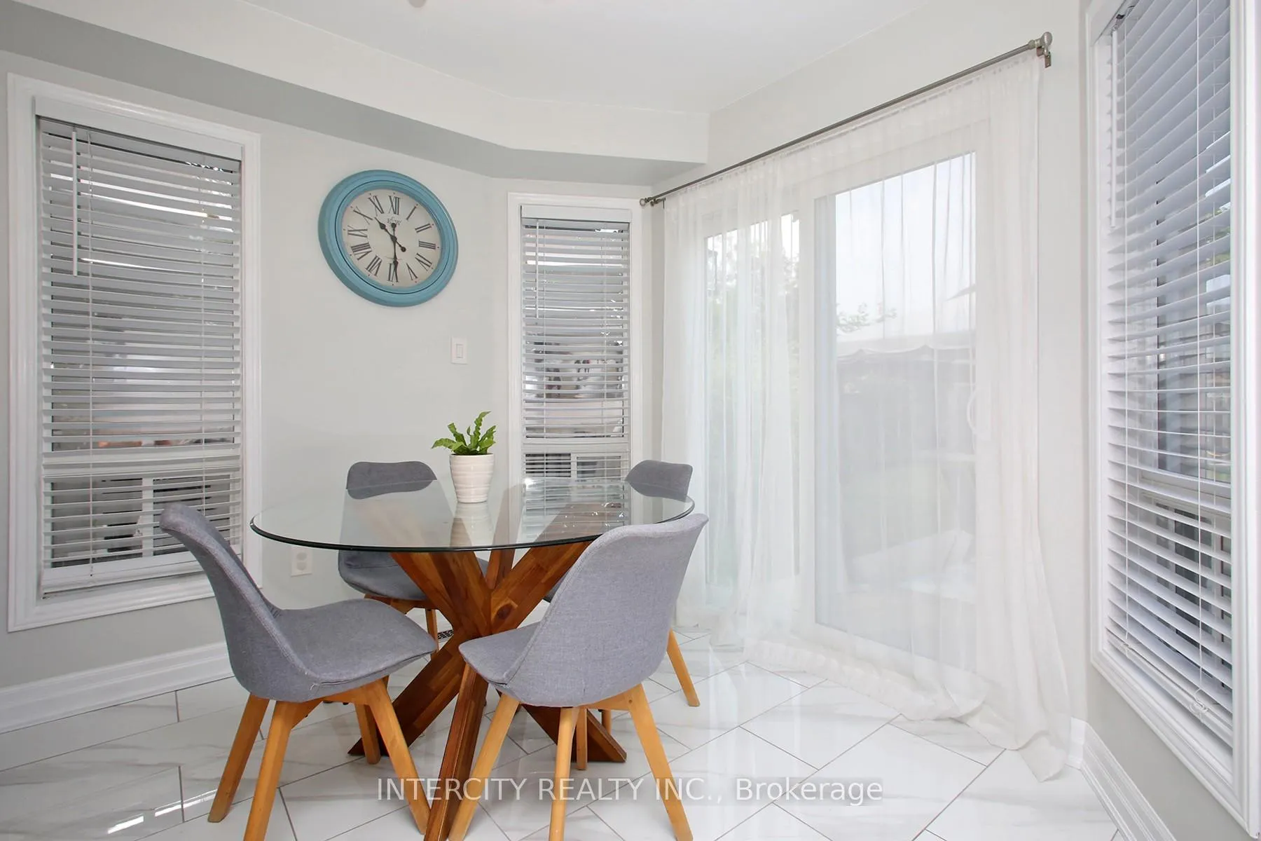 Photo 12 of 5 Humbershed Crescent, Caledon, Bolton West — HOMEH