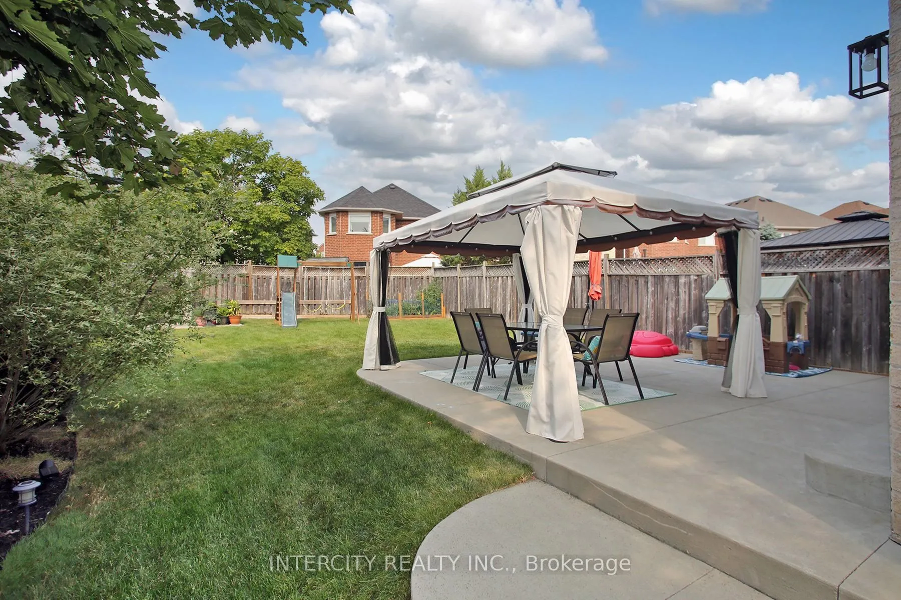 Photo 30 of 5 Humbershed Crescent, Caledon, Bolton West — HOMEH