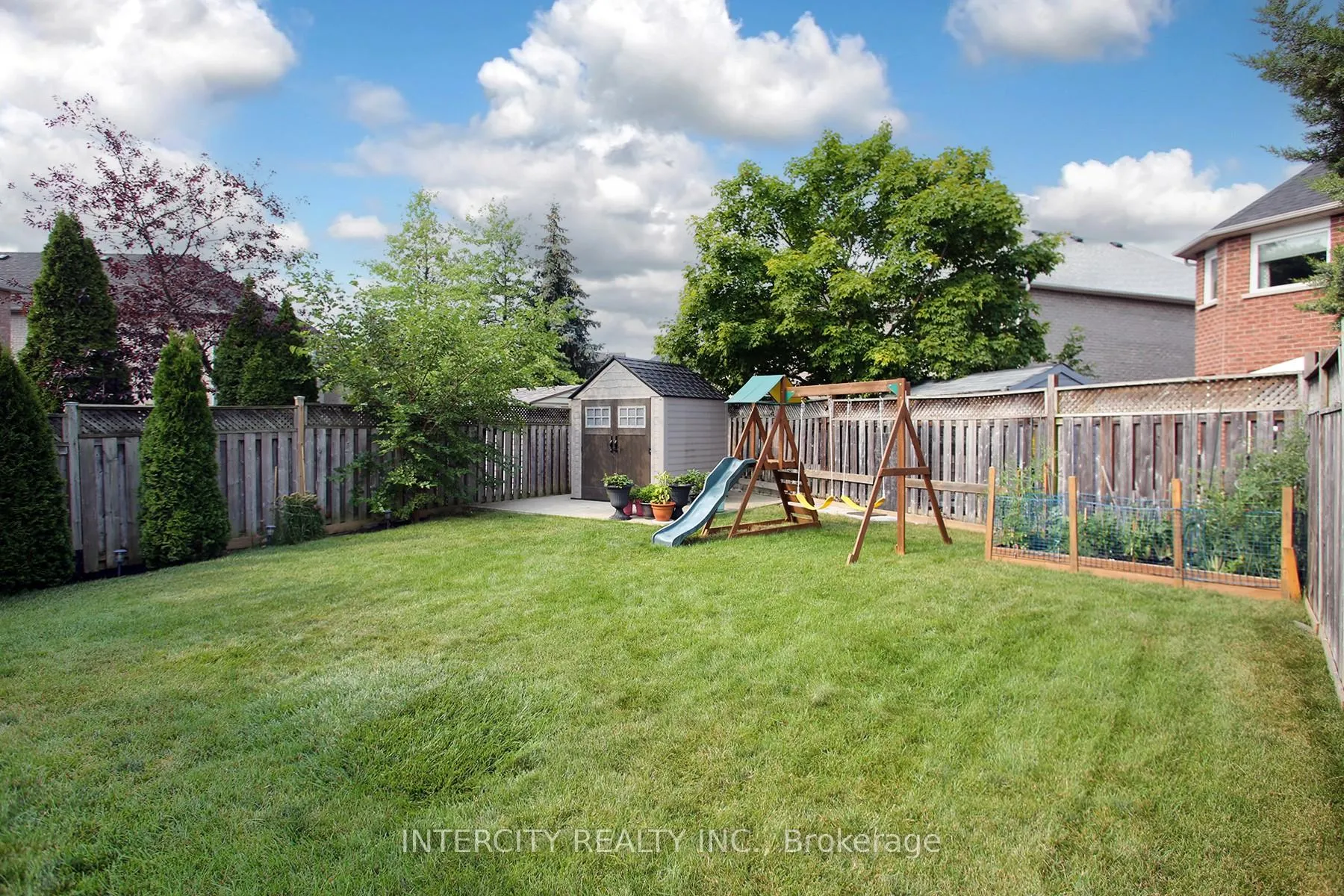 Photo 32 of 5 Humbershed Crescent, Caledon, Bolton West — HOMEH
