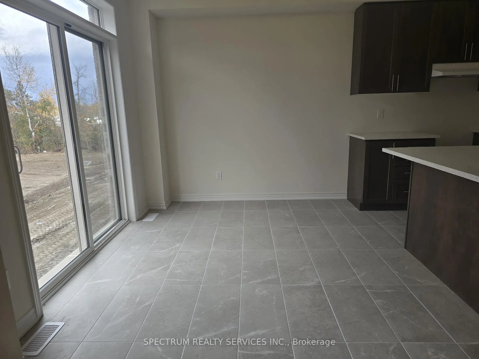 Photo 5 of 1322 Davis Loop, Innisfil, Lefroy — HOMEH
