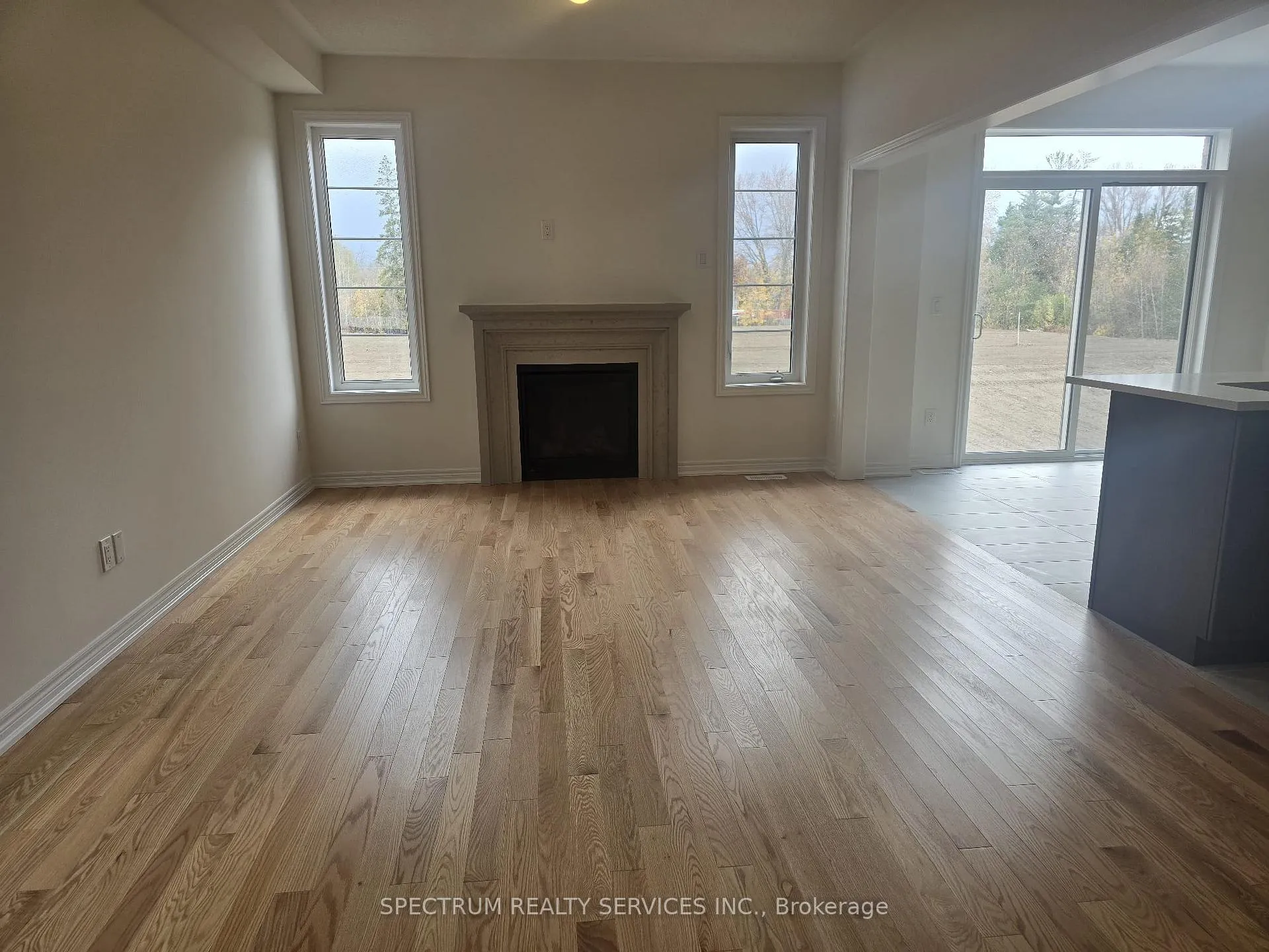 Photo 6 of 1322 Davis Loop, Innisfil, Lefroy — HOMEH