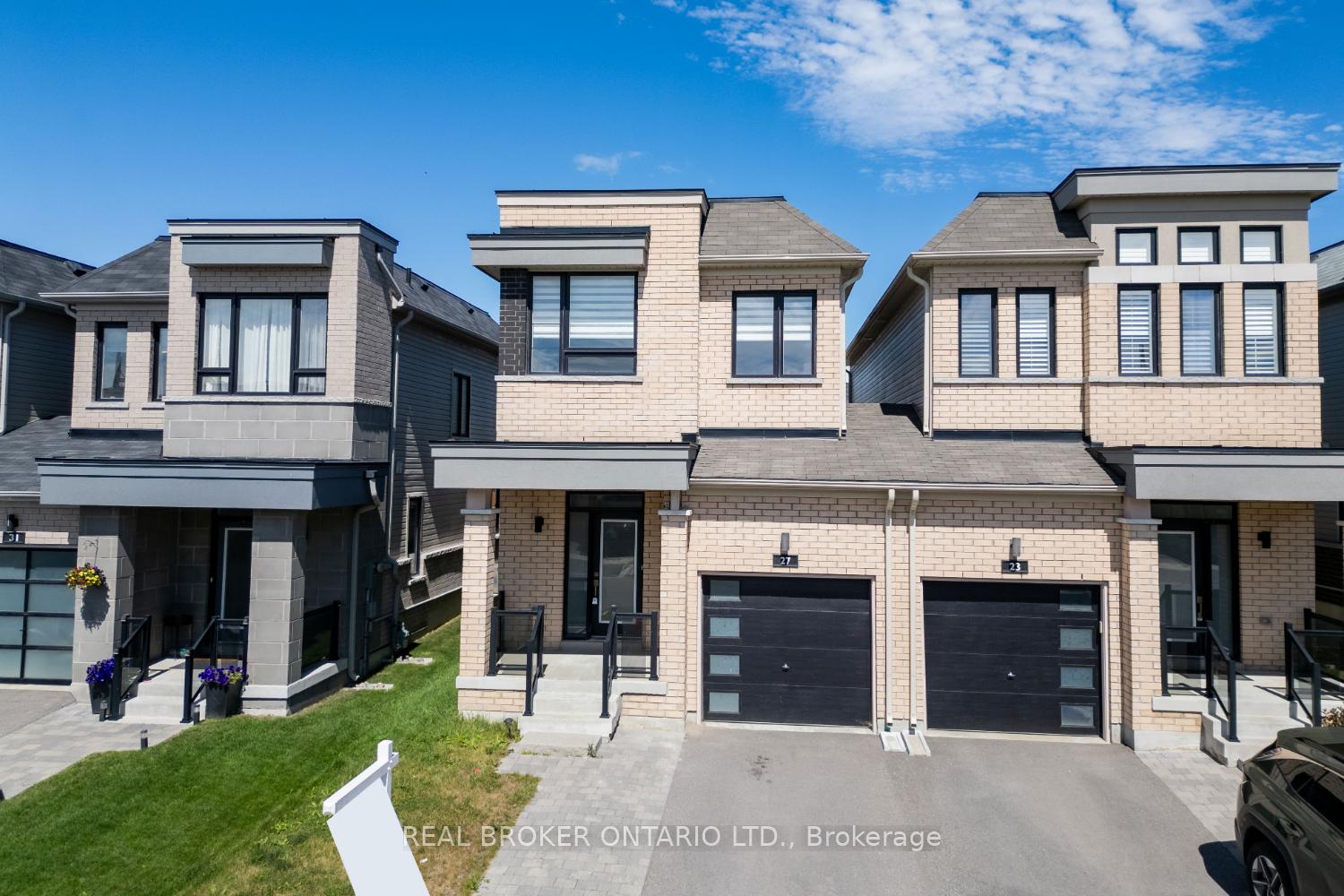 Photo 3 of 27 Cryderman Lane, Clarington, Bowmanville — HOMEH