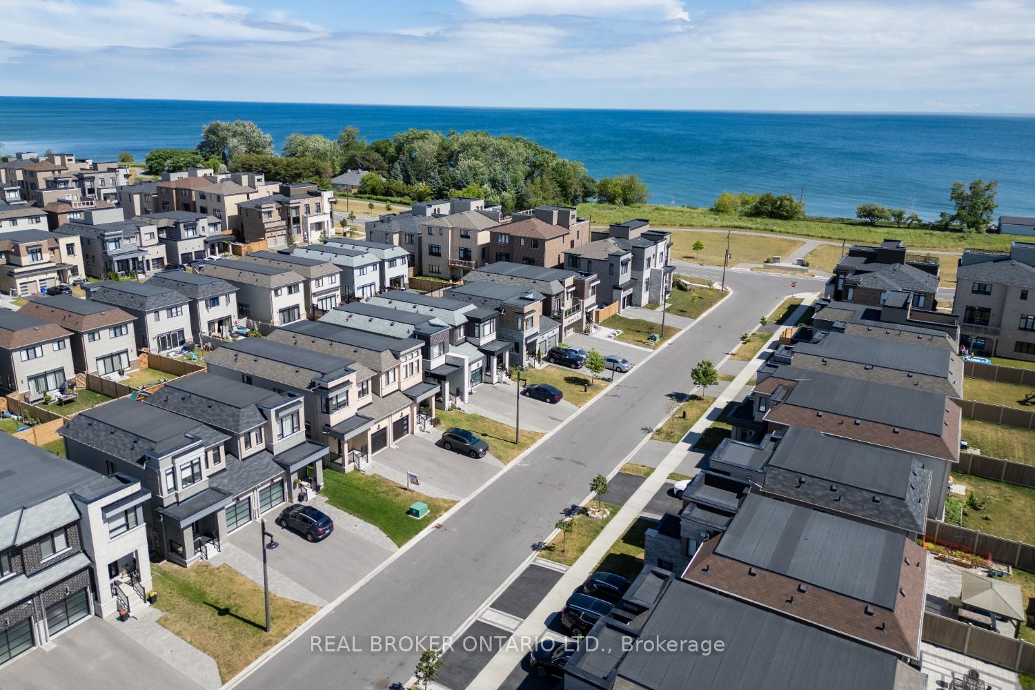 Photo 4 of 27 Cryderman Lane, Clarington, Bowmanville — HOMEH
