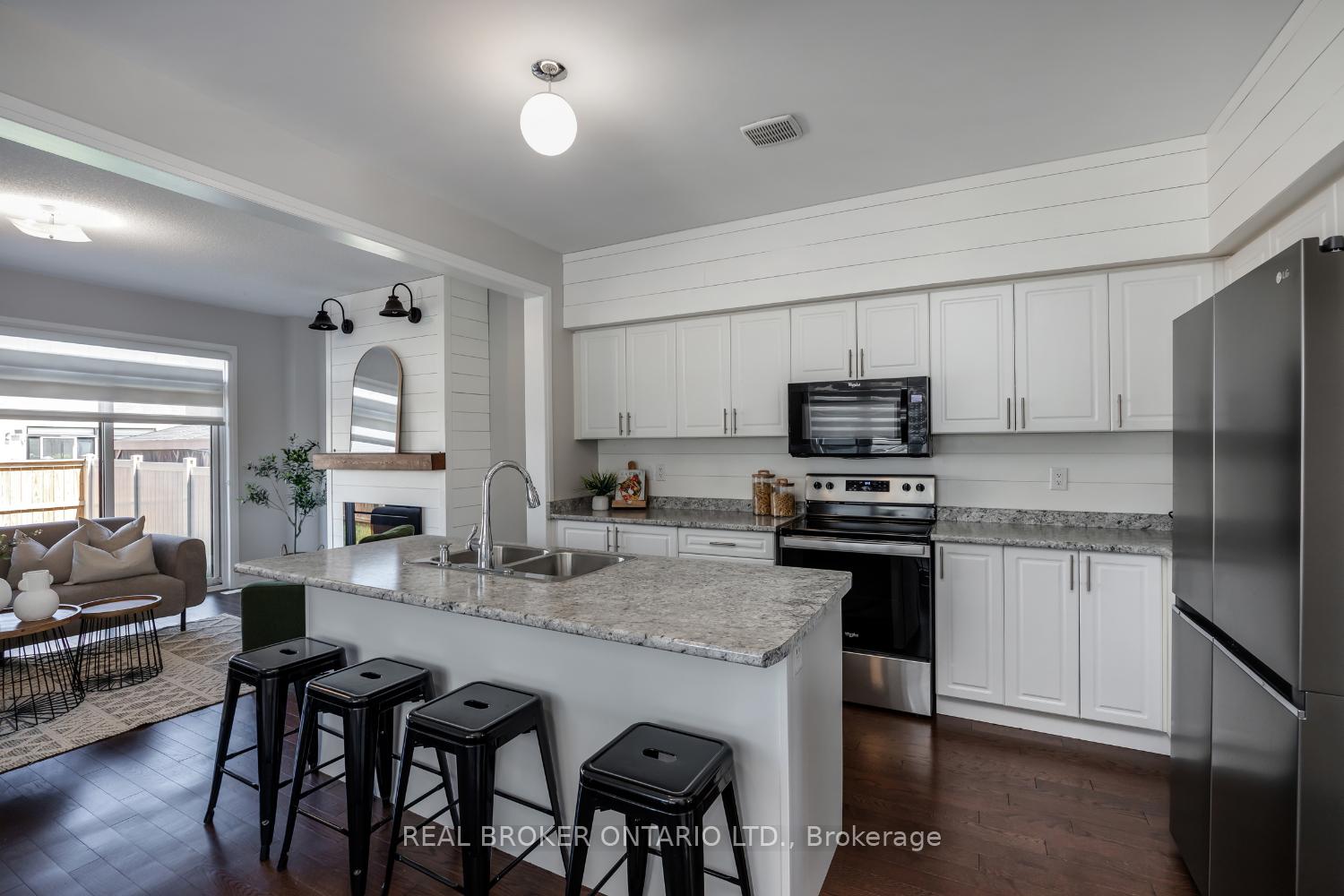 Photo 7 of 27 Cryderman Lane, Clarington, Bowmanville — HOMEH