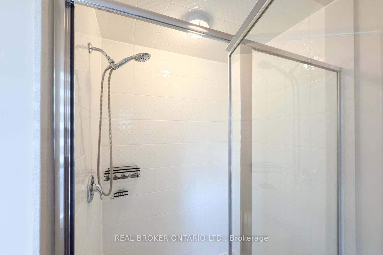 Photo 21 of 27 Cryderman Lane, Clarington, Bowmanville — HOMEH